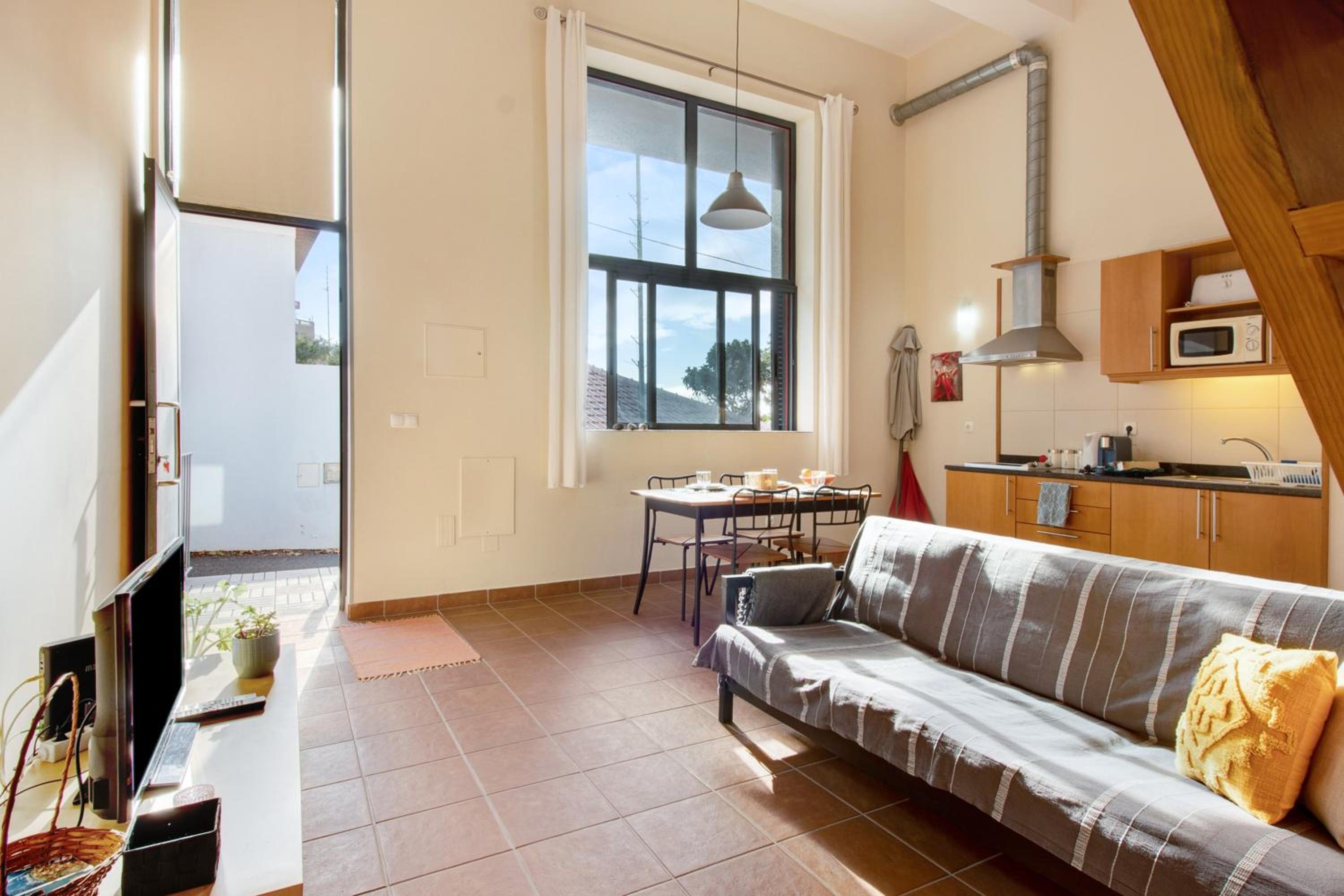 Two-Bedroom Deluxe Apartment with Balcony photo 2