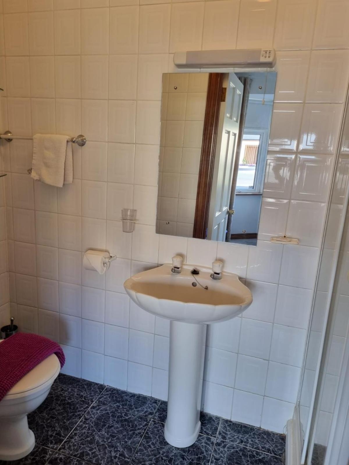 Double Room - Photo 3
