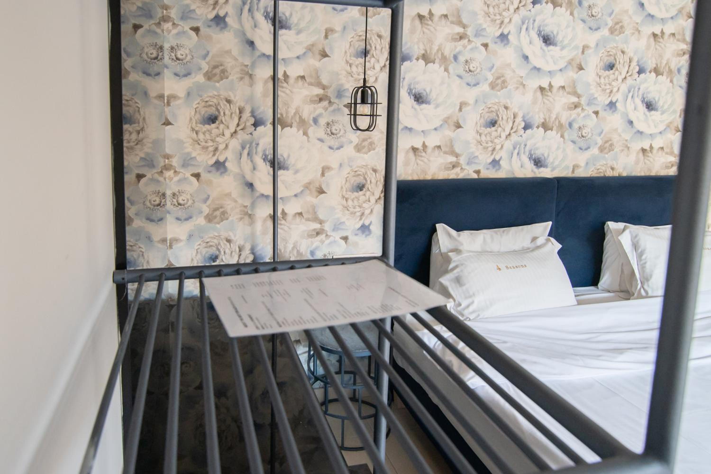 Studio Apartment with Balcony - Photo 8