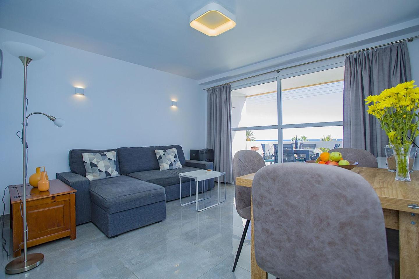 Apartamento con Balcón