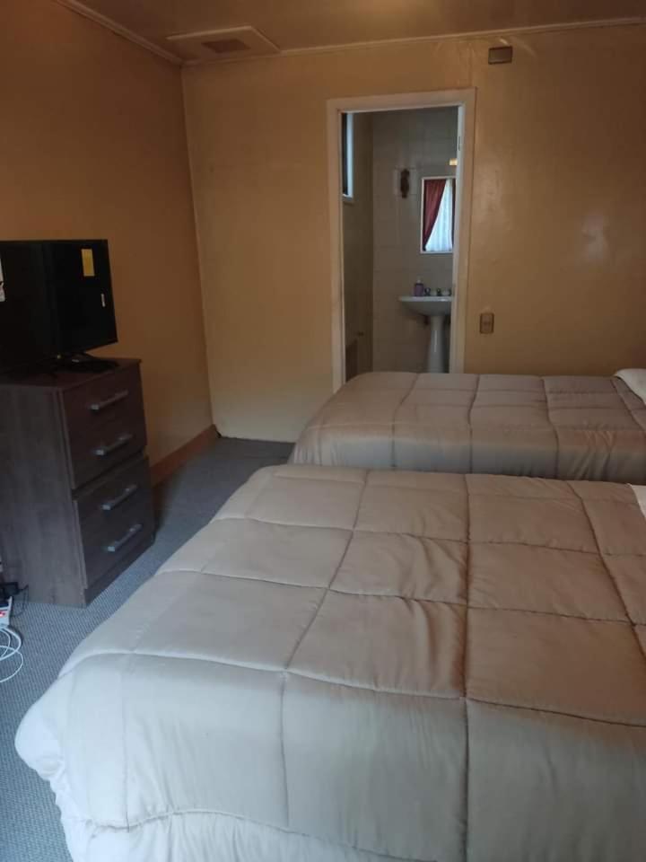 Double Room with Private Bathroom photo 3