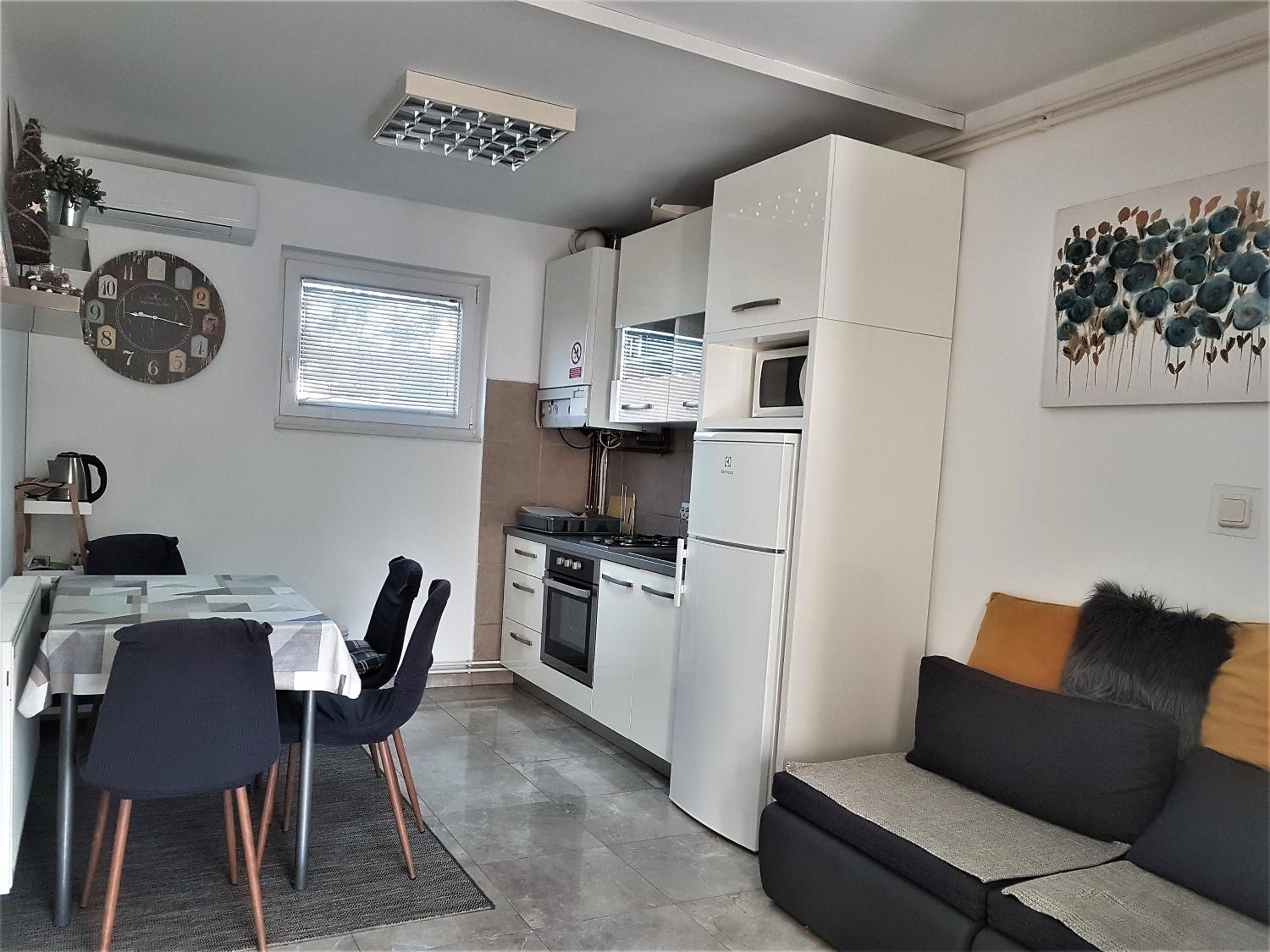 Apartment - Photo 4