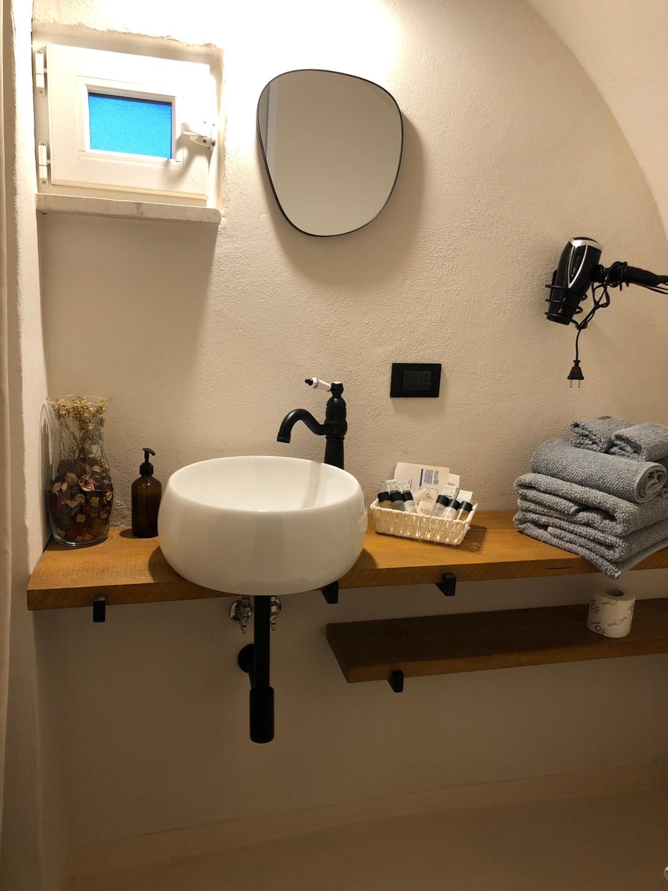 One-Bedroom House photo 2