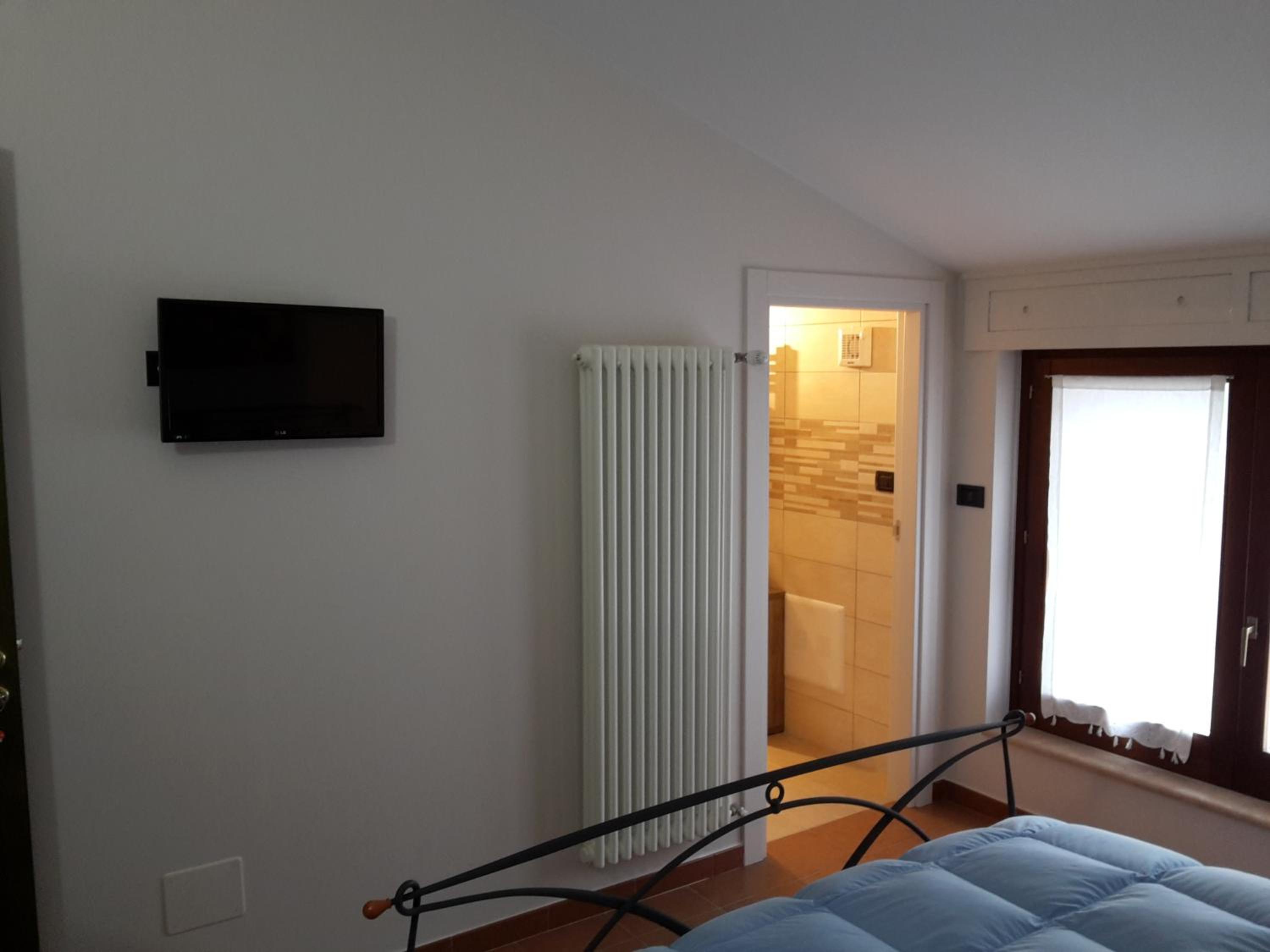 Standard Double Room (2 Adults) photo 3