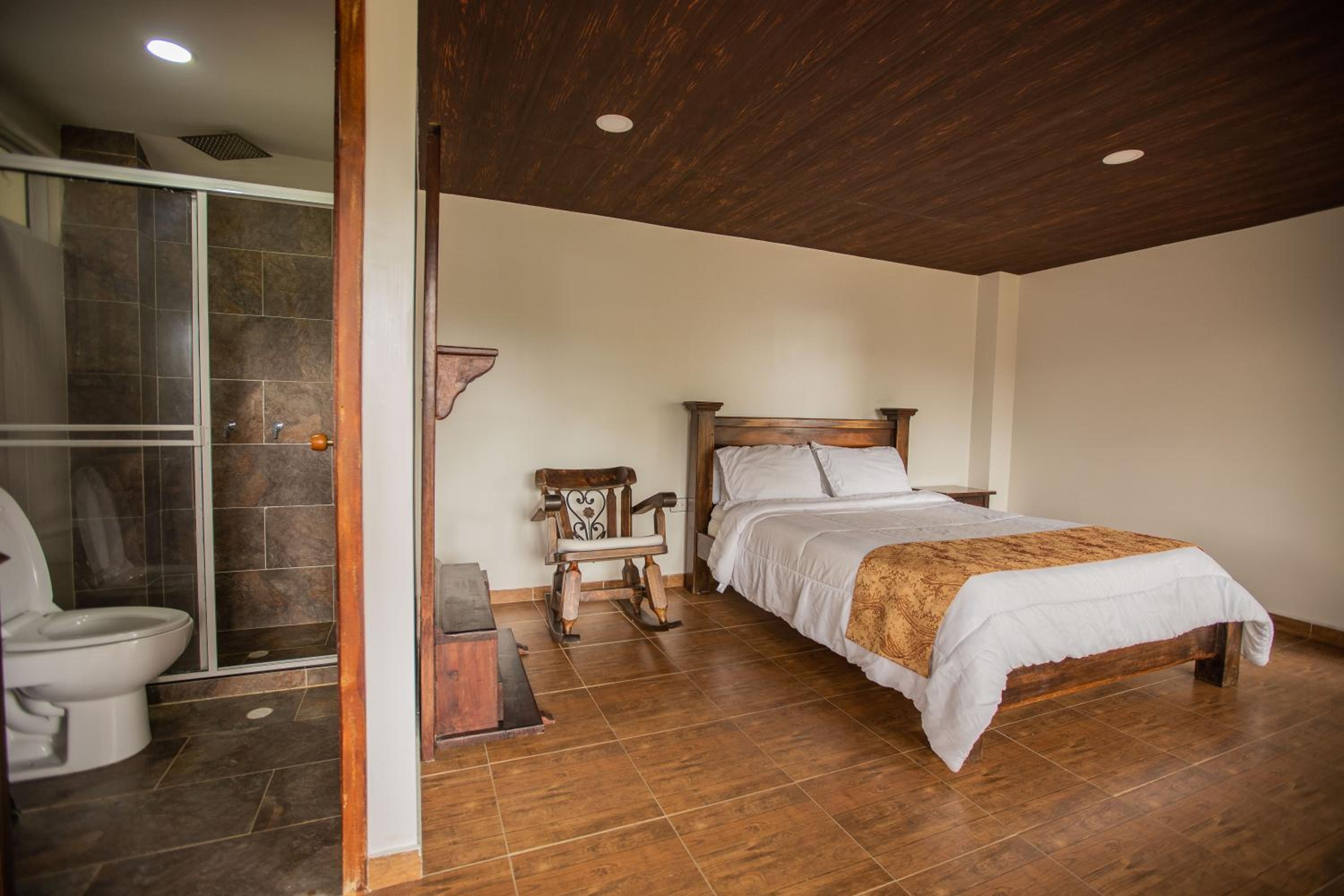 Deluxe Suite with Spa Bath