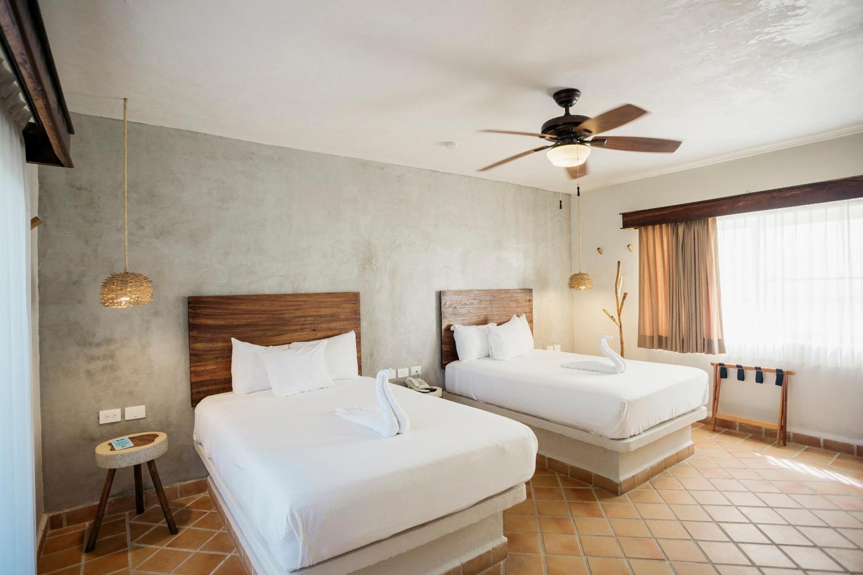 Pool View Room - 2 Double Beds thumbnail 6