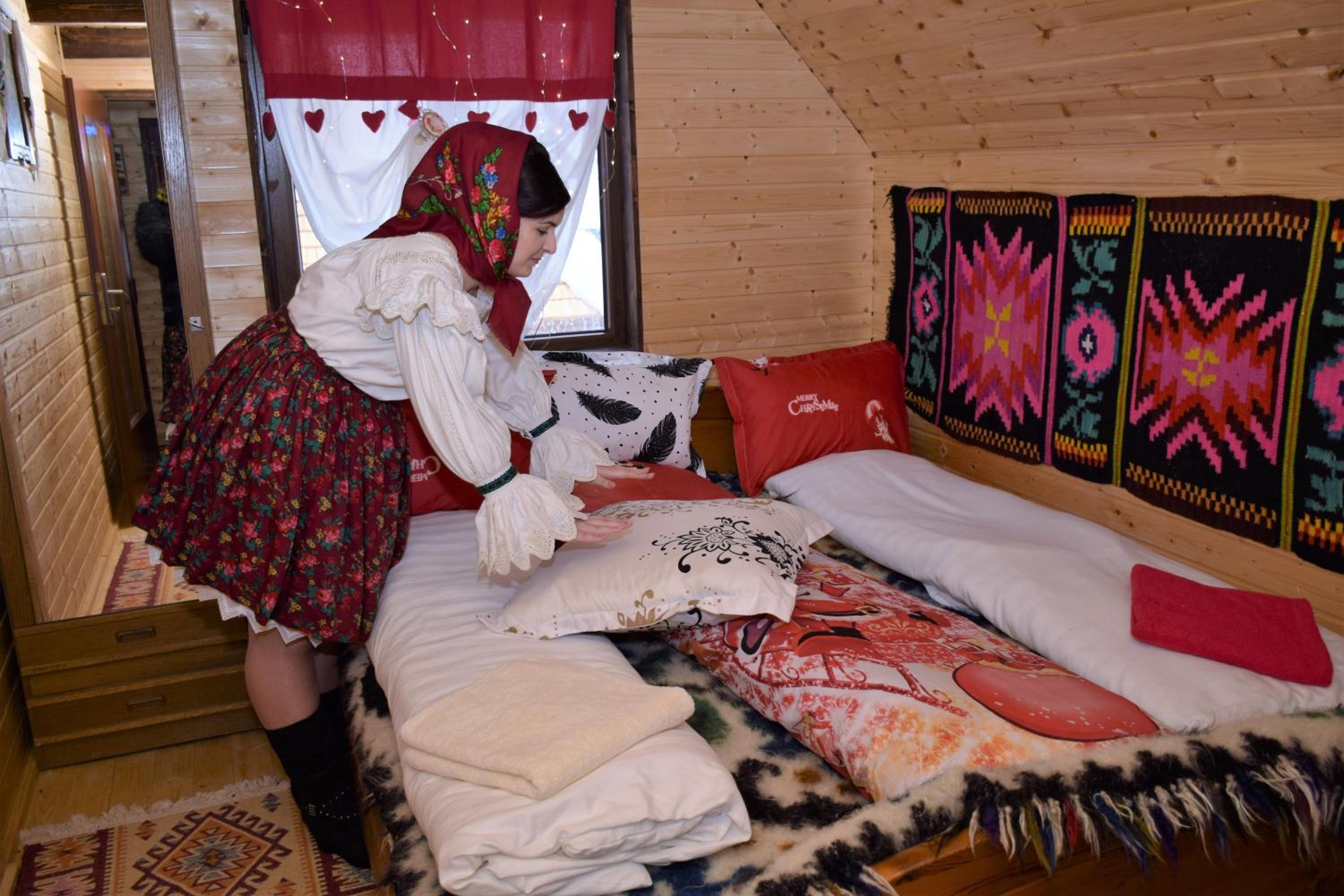 Deluxe Room (2 Adults + 1 Child) photo 2