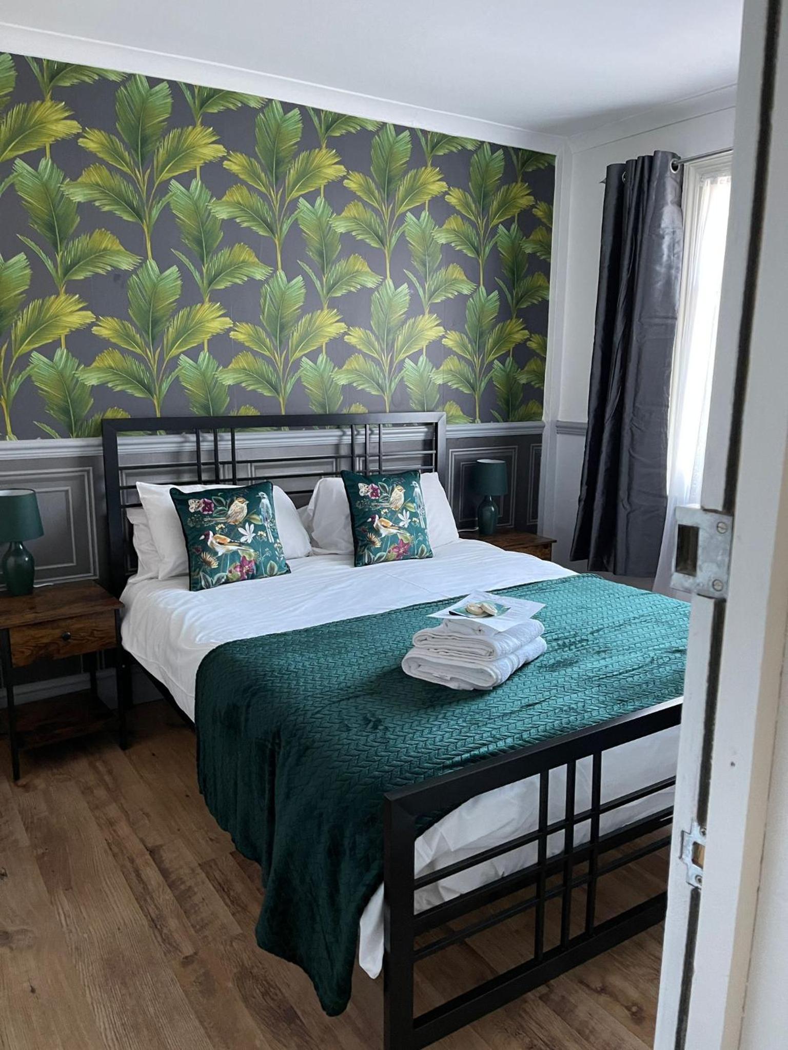 Deluxe Double Room with Shower