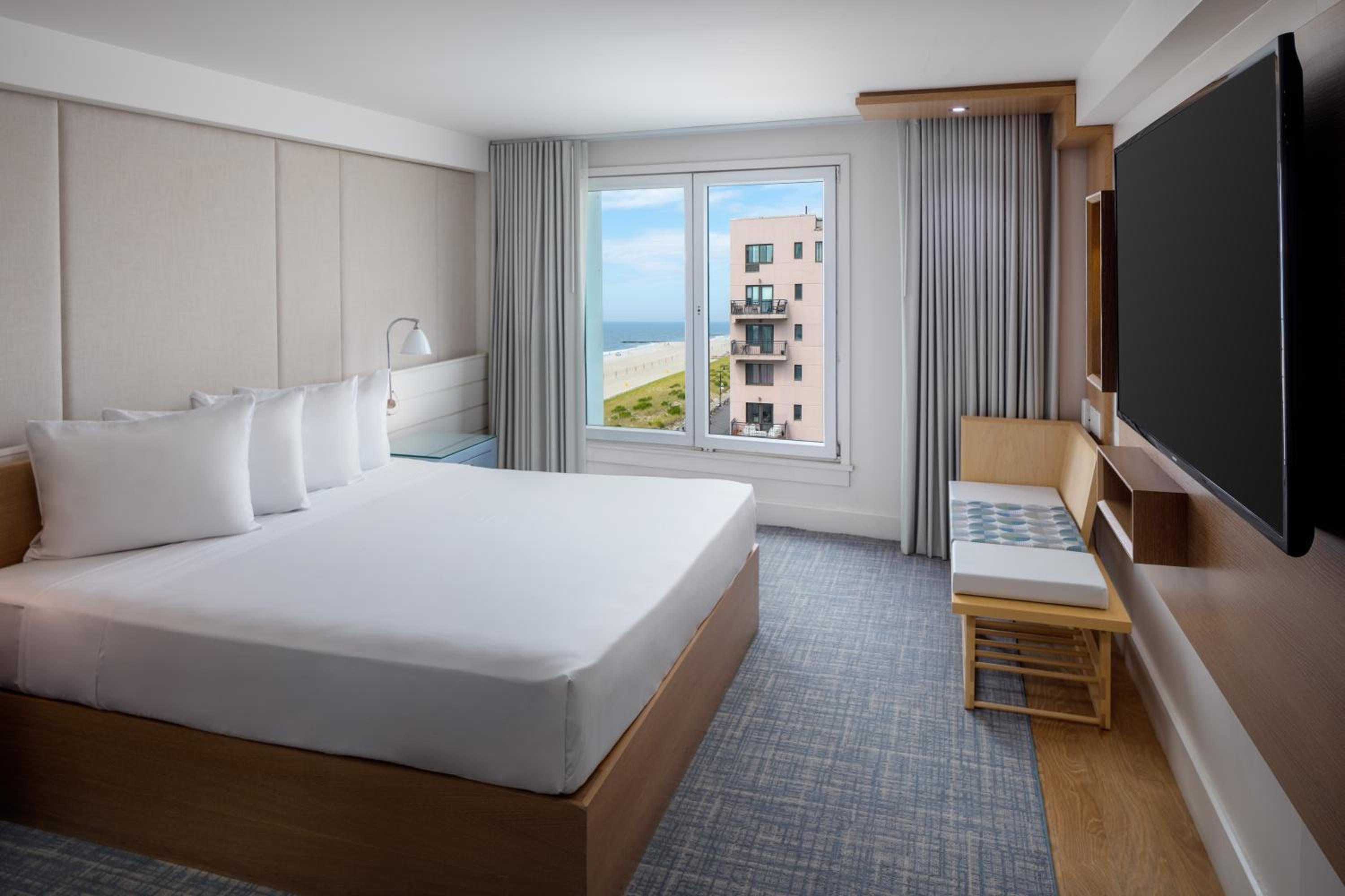 King Room with Partial Ocean View - Photo 1
