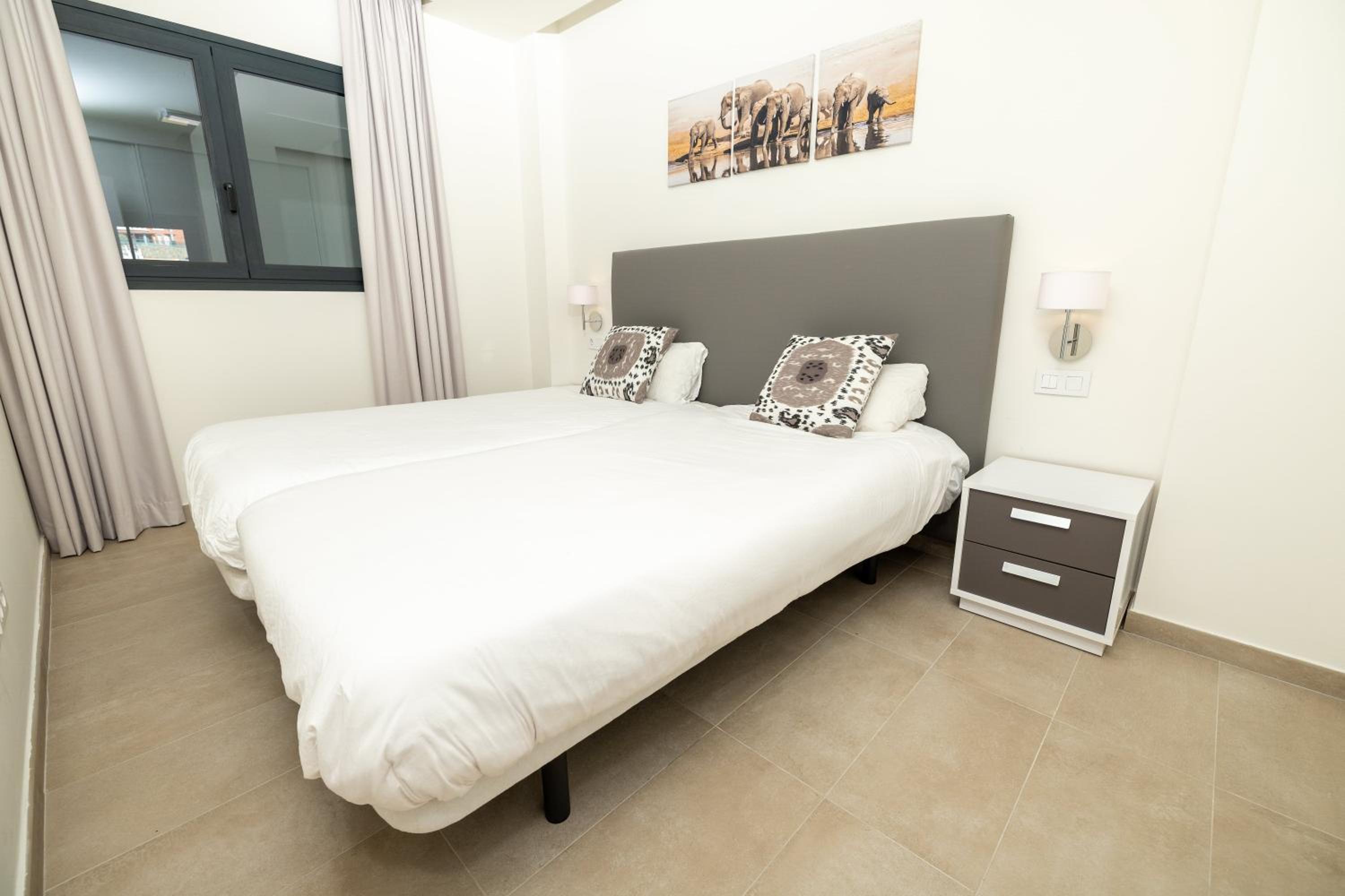 Apartamento con vista a la piscina