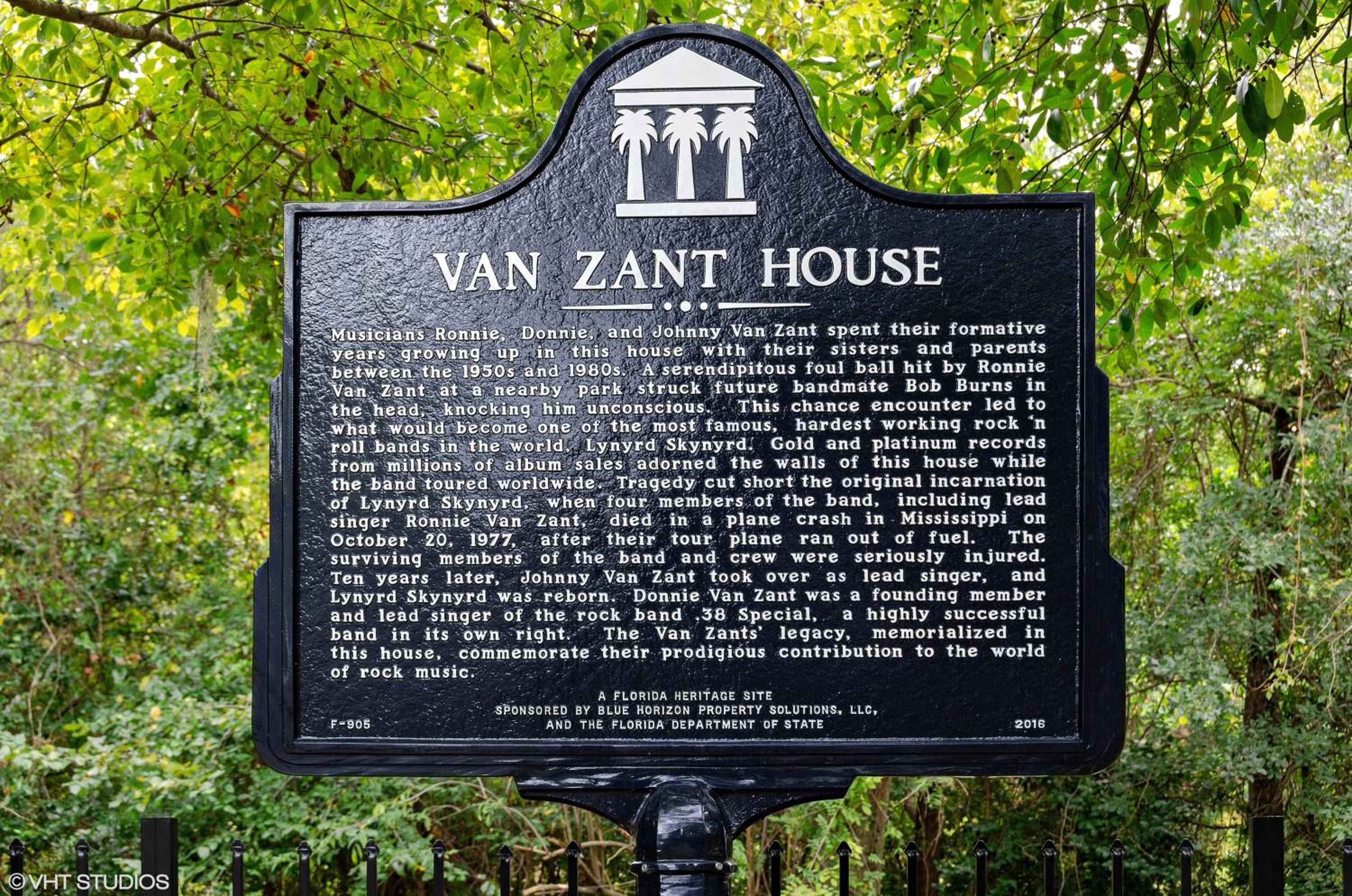 Van Zant House Annex - Photo 6