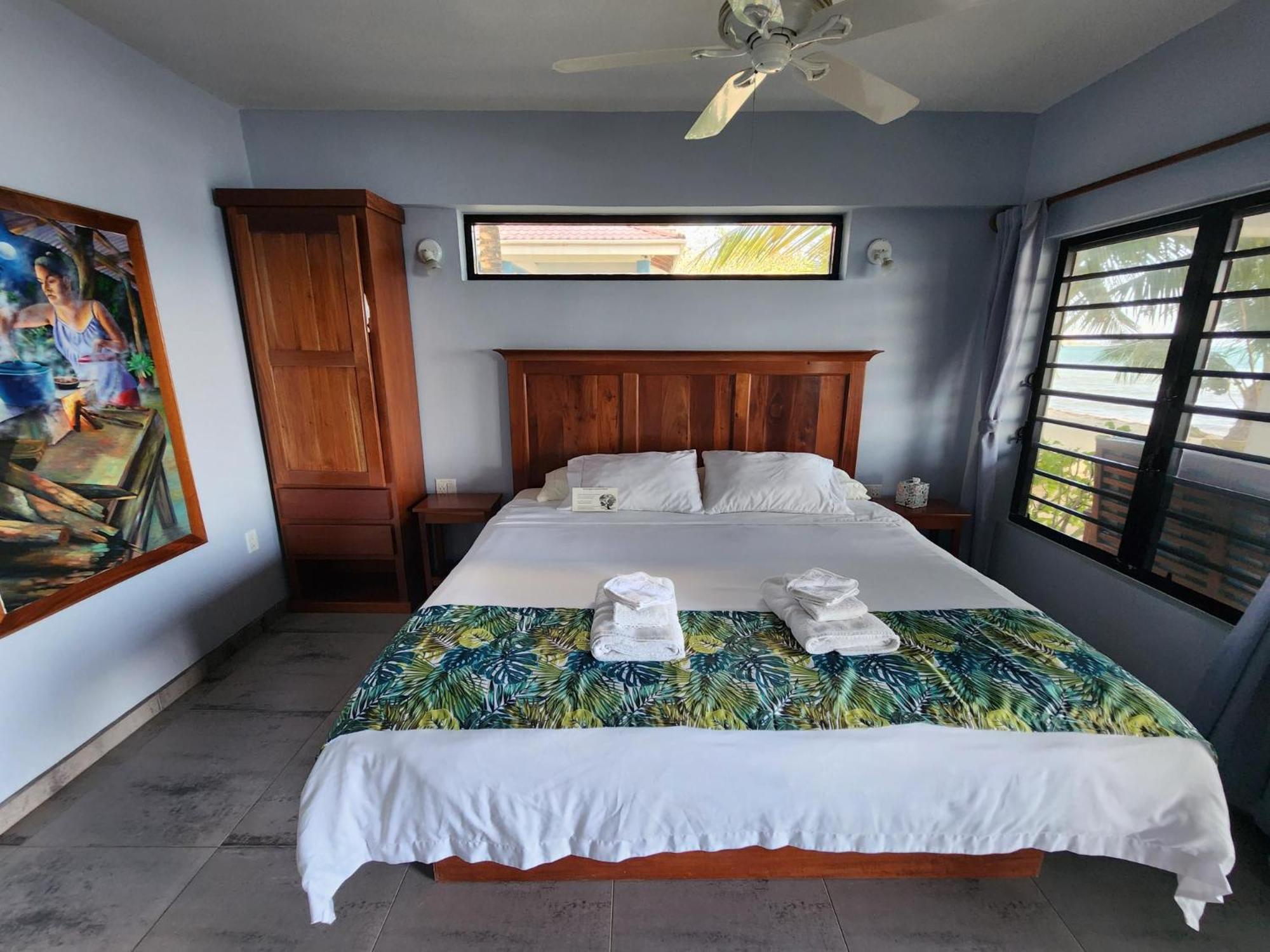 King Suite with Sea View photo 1
