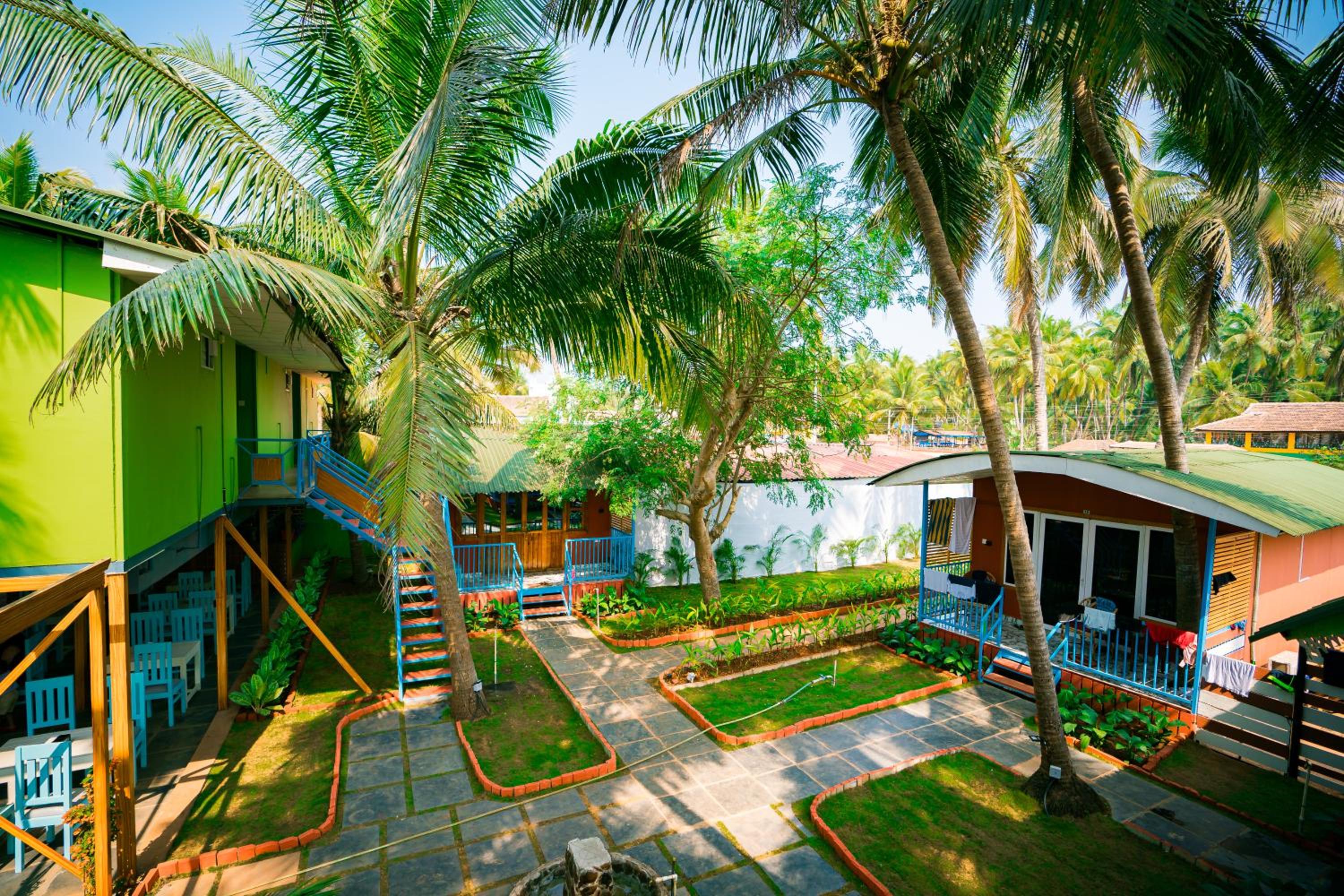 Deluxe Double Room with Side Sea View photo 2