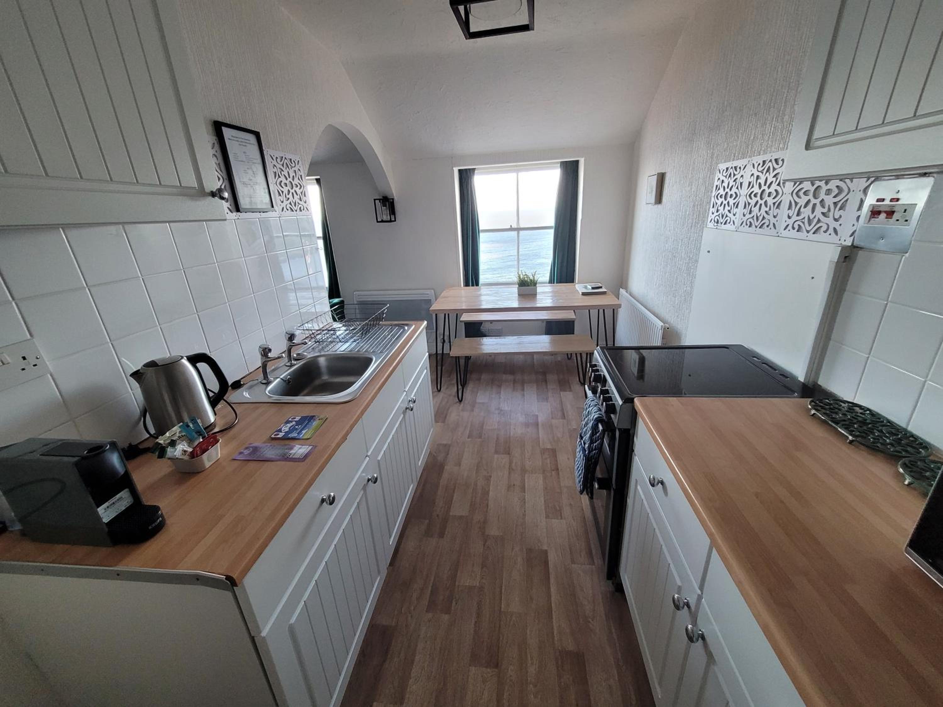 One-Bedroom Apartment - Photo 11