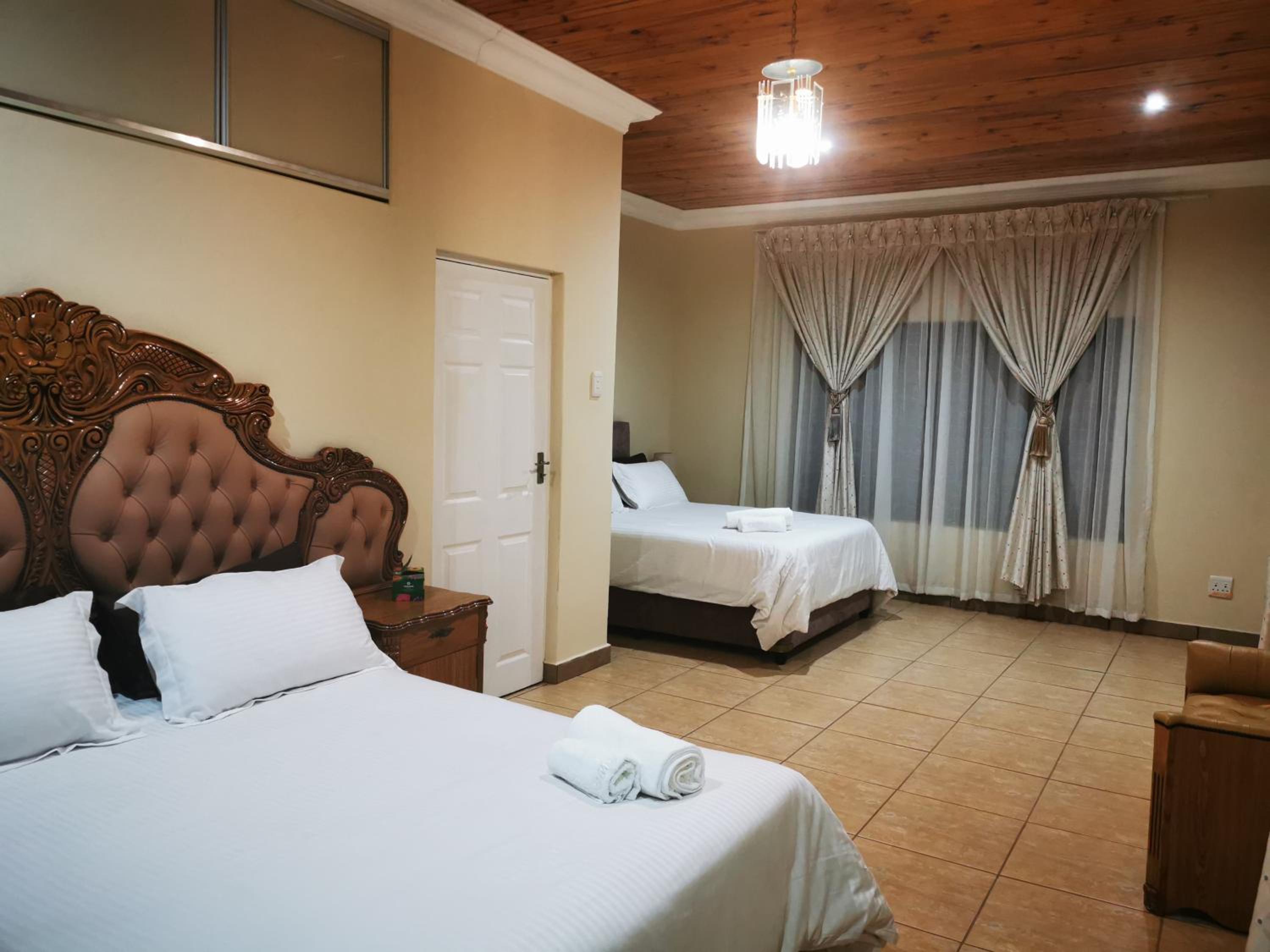 Deluxe Double or Twin Room