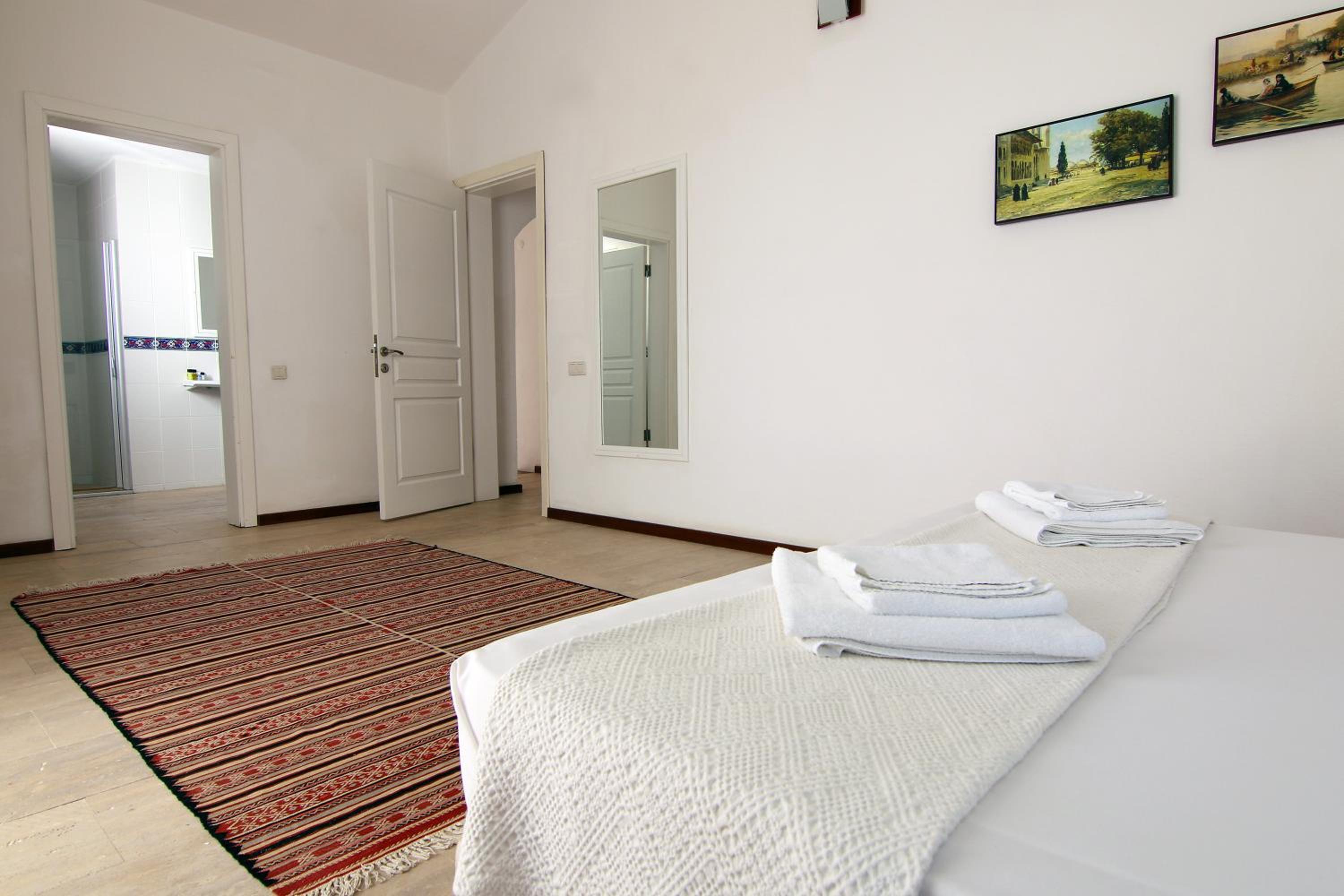 Villa photo 2