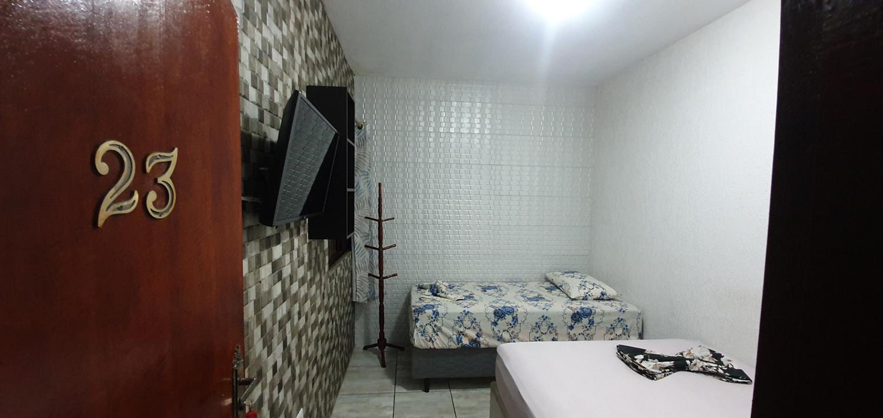 Basic Triple Room with Shared Bathroom