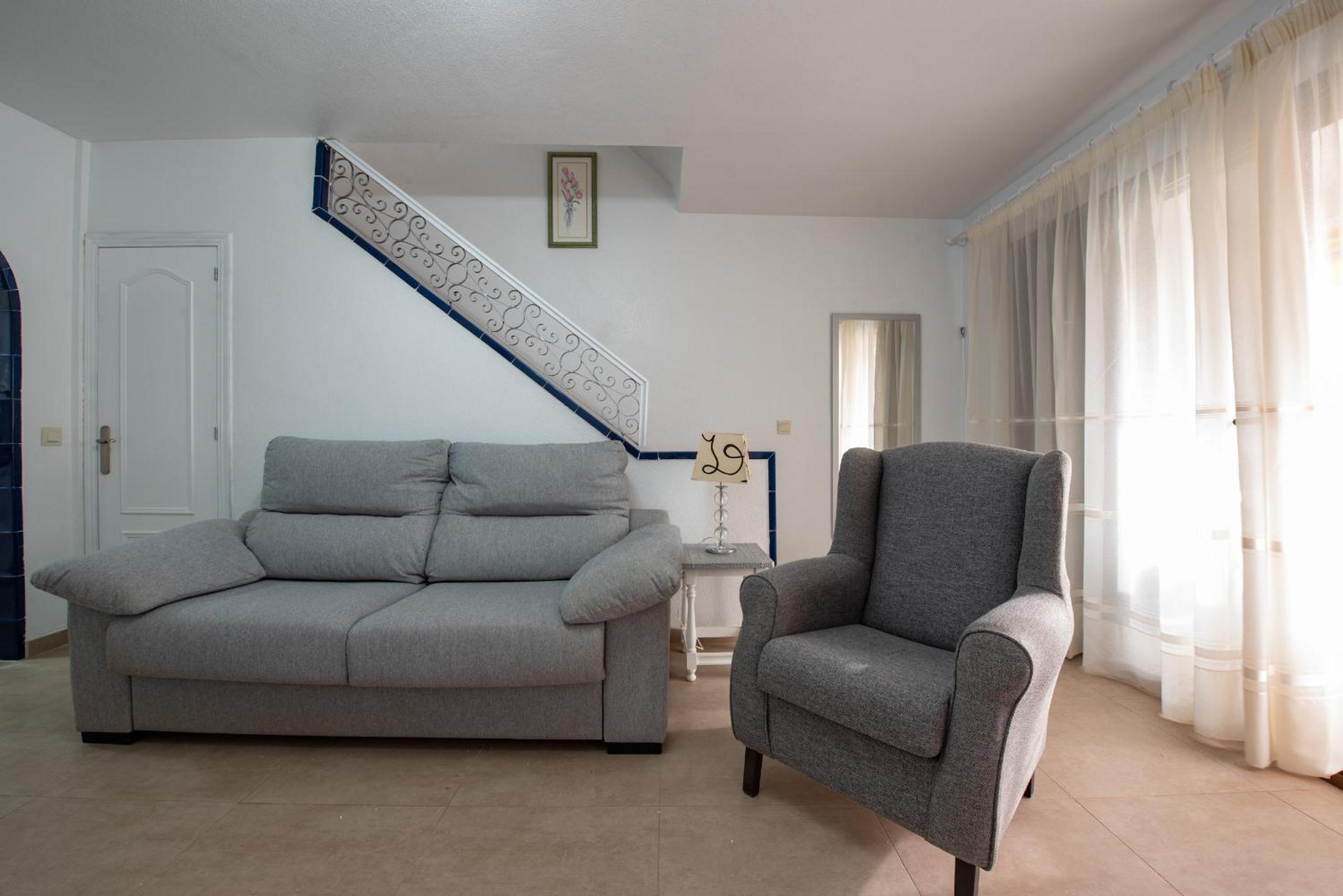Three-Bedroom House photo 2