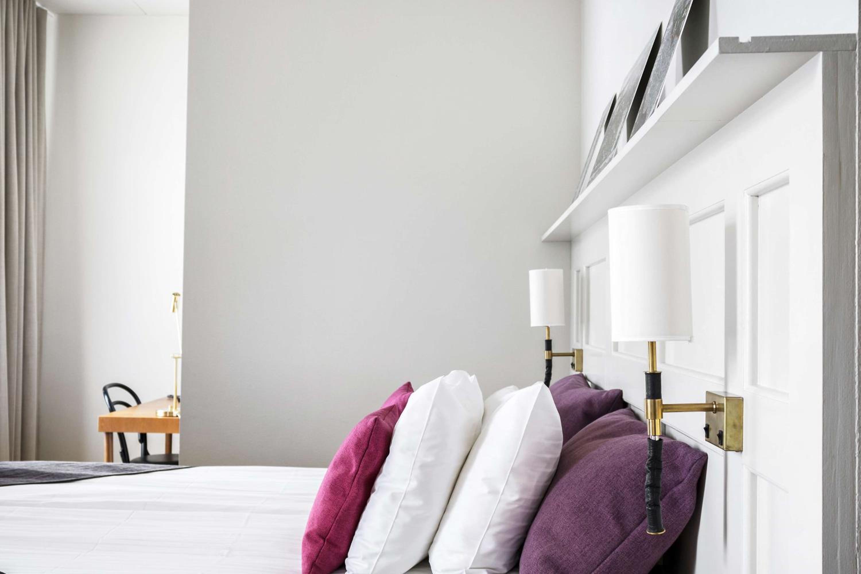 Standard Twin Room - Photo 3