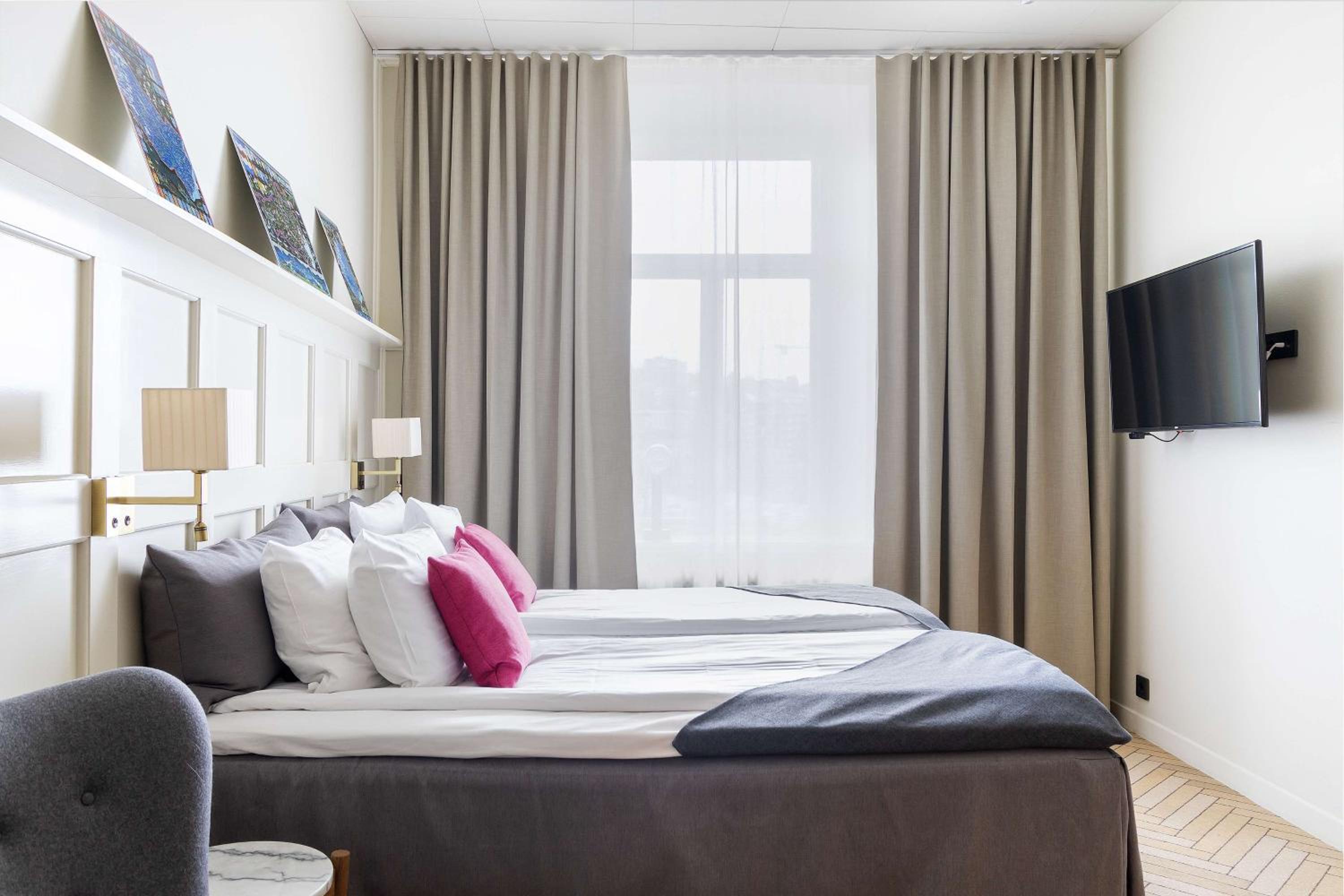 Standard Twin Room - Photo 1