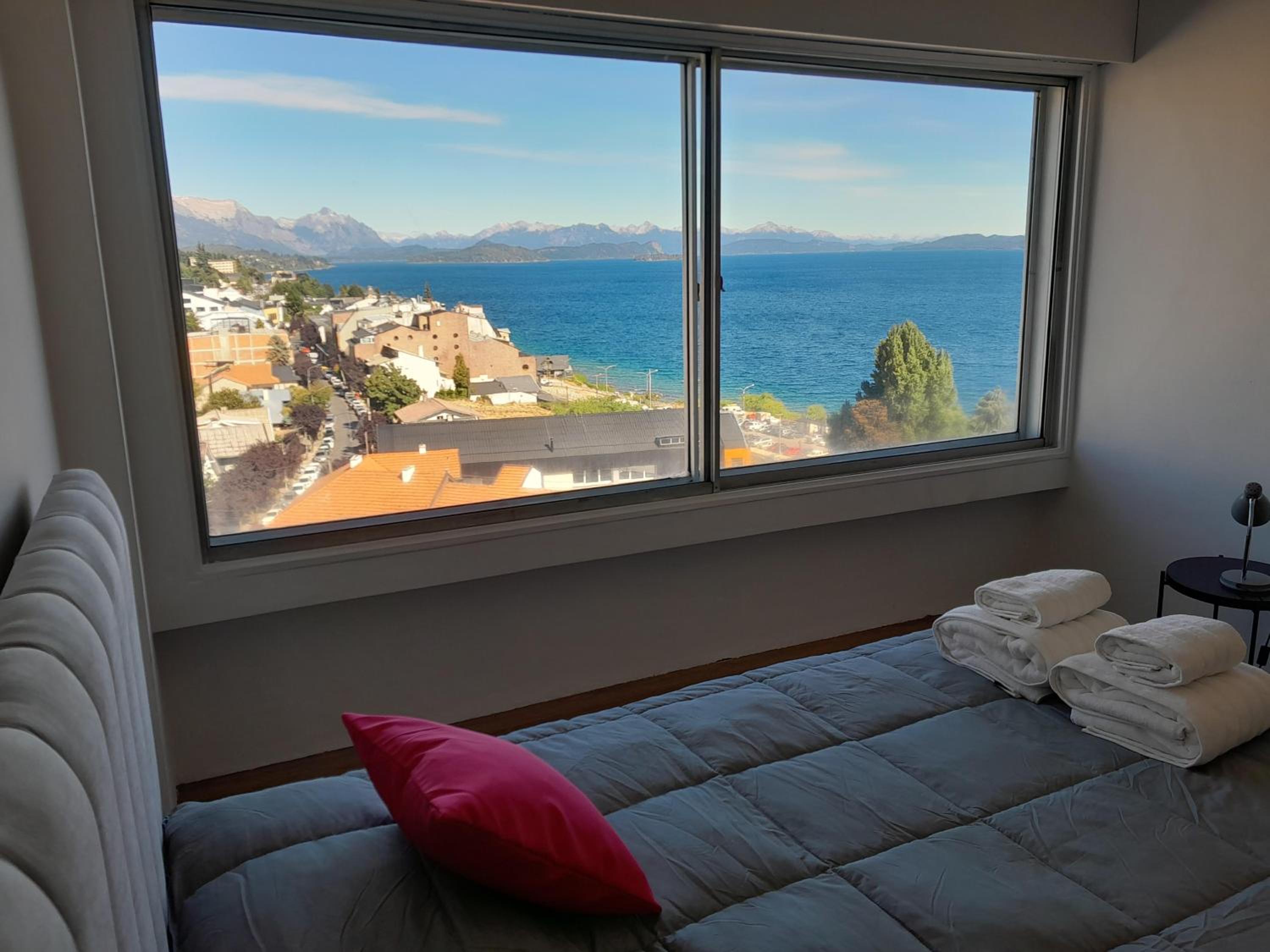 Apartment with Lake View photo 2