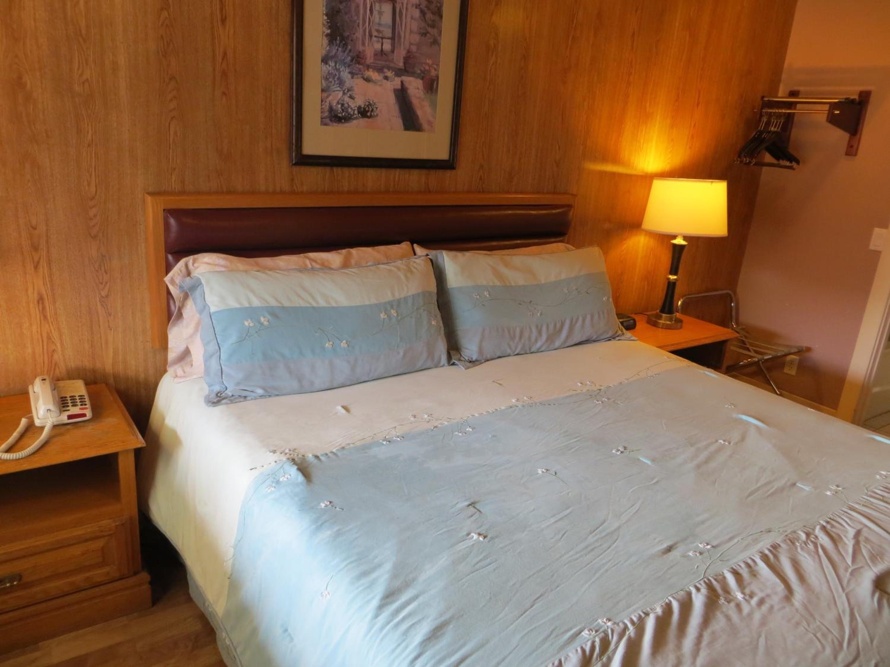 Deluxe King Room - Photo 1