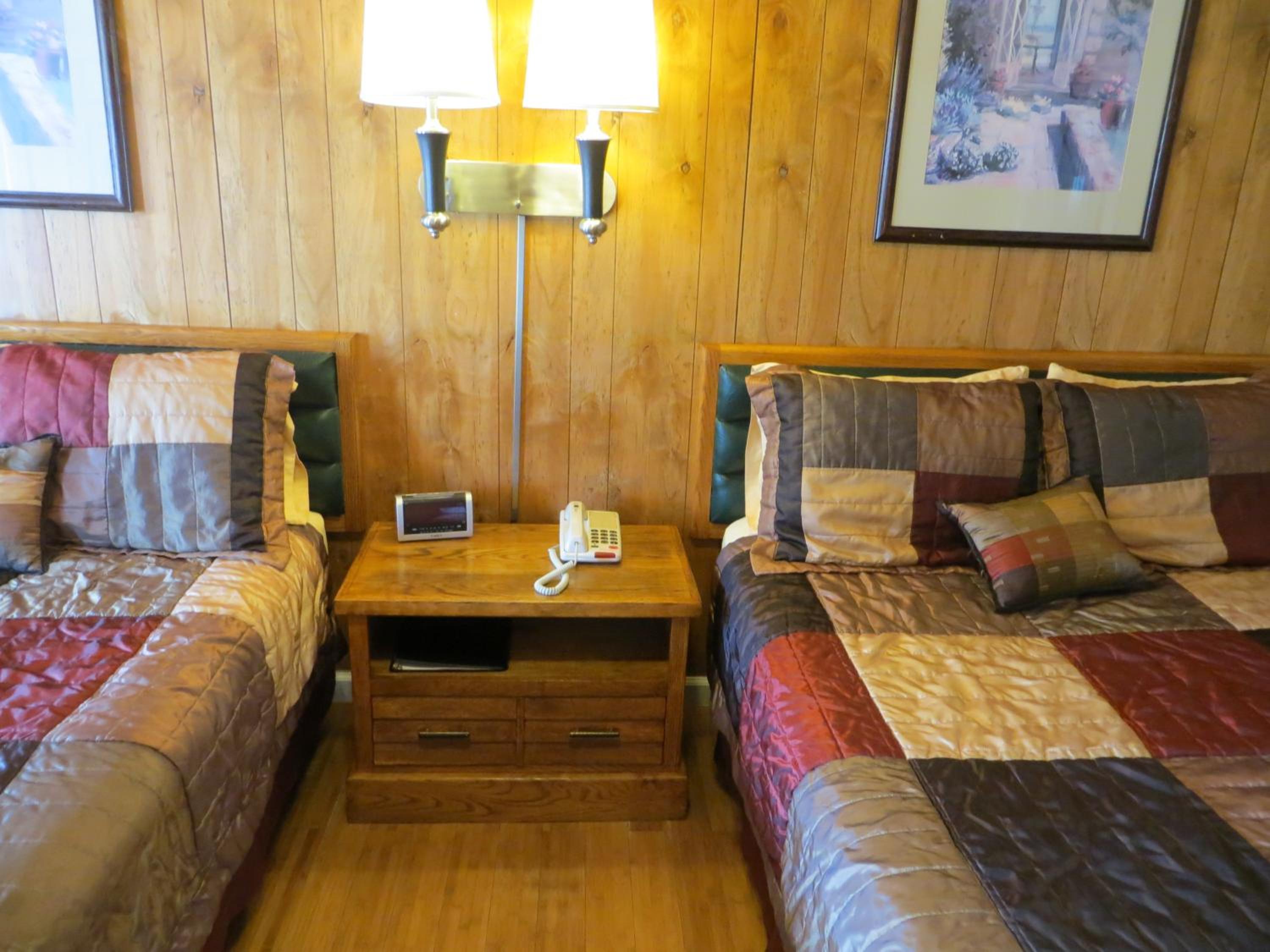 Queen Room with Two Queen Beds - Photo 3