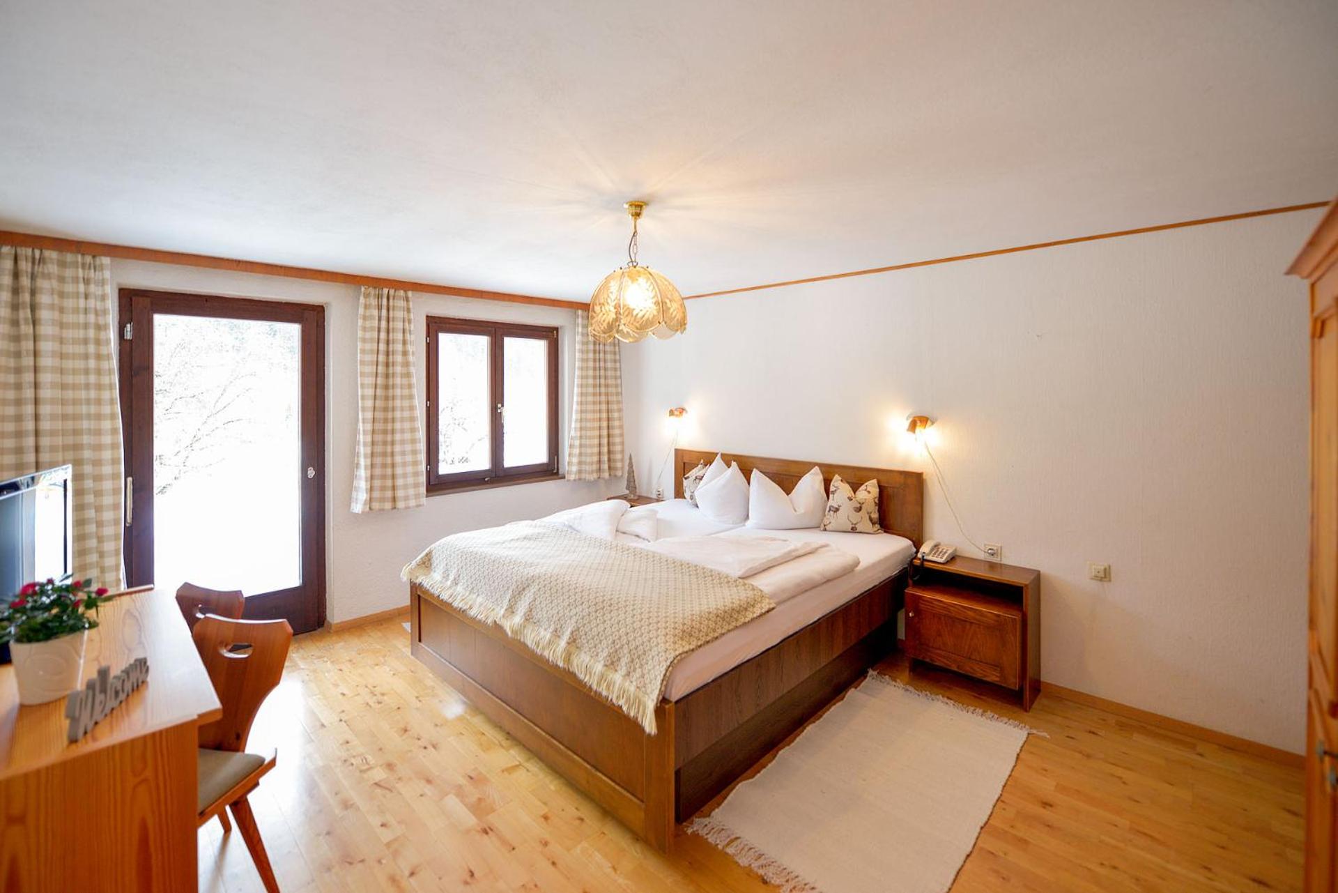 Double or Twin Room with Balcony photo 3