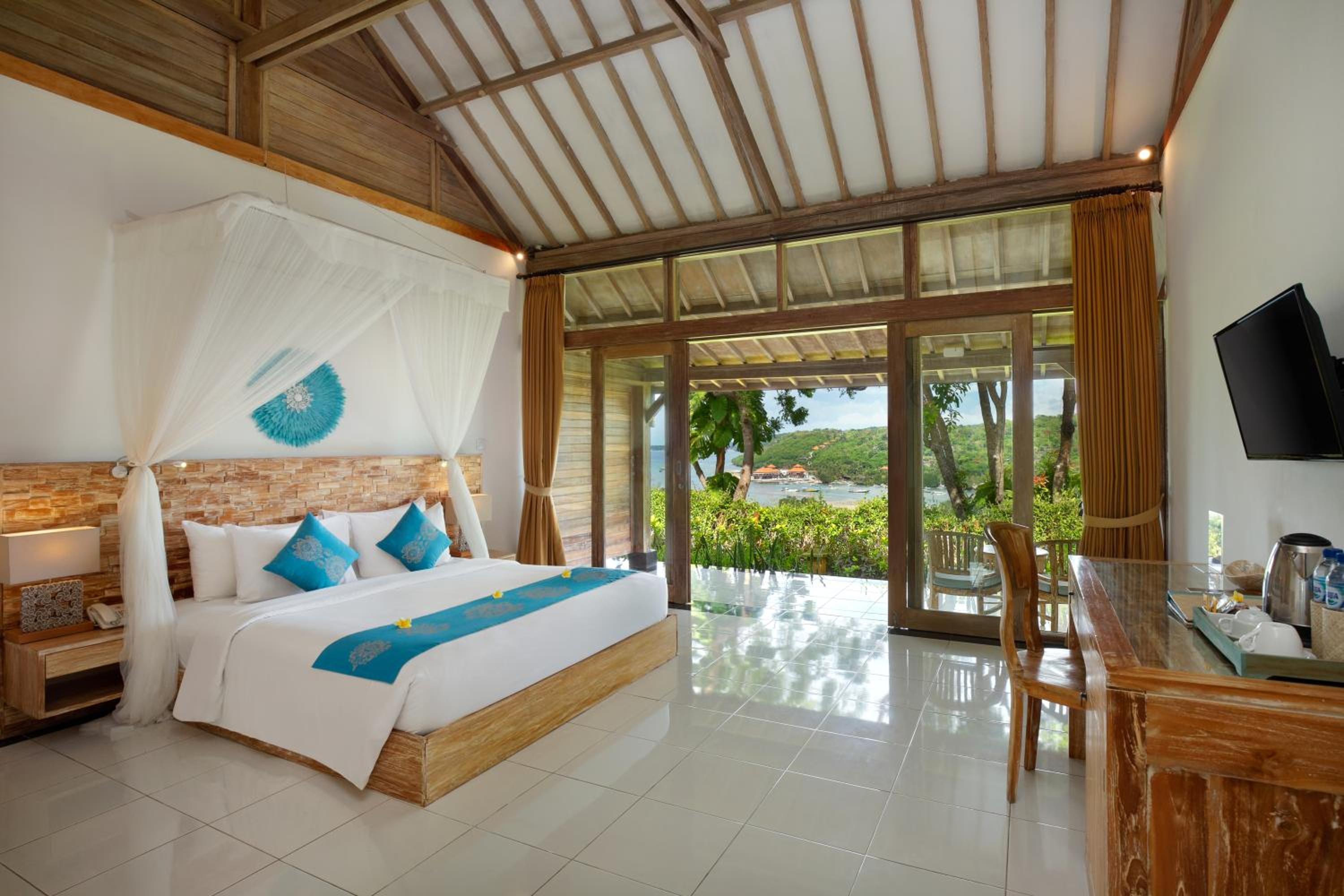 Deluxe Suite with Sea View photo 1
