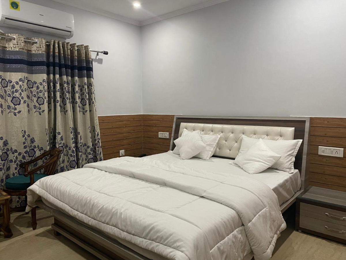 Deluxe King Room photo 1