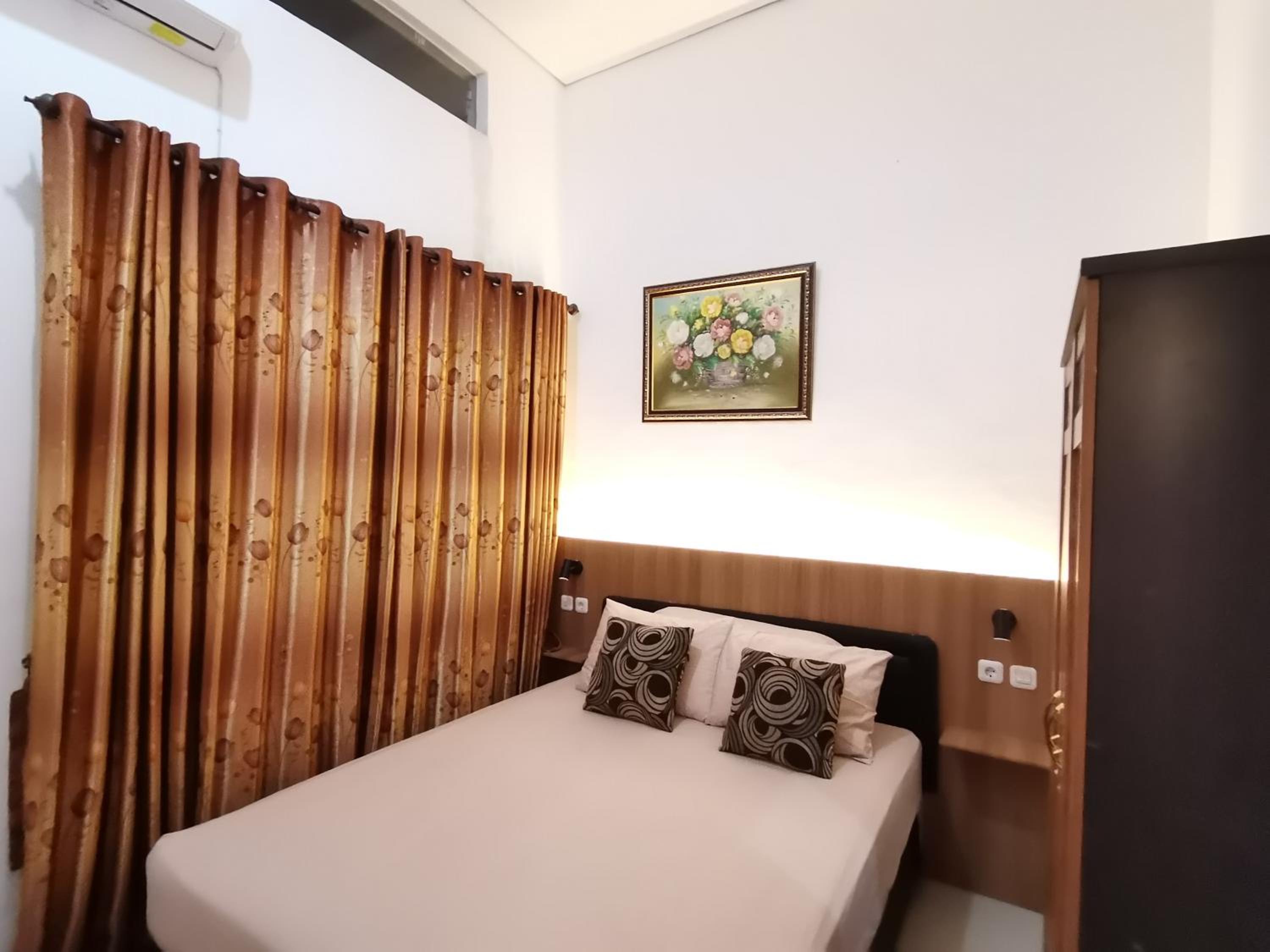 Two-Bedroom House - Photo 13