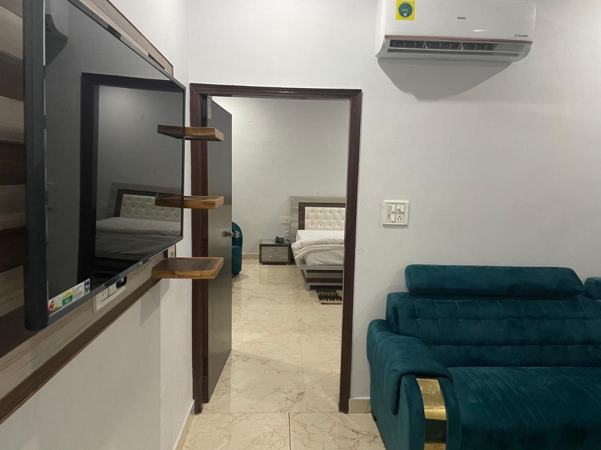 Superior Suite - Photo 6