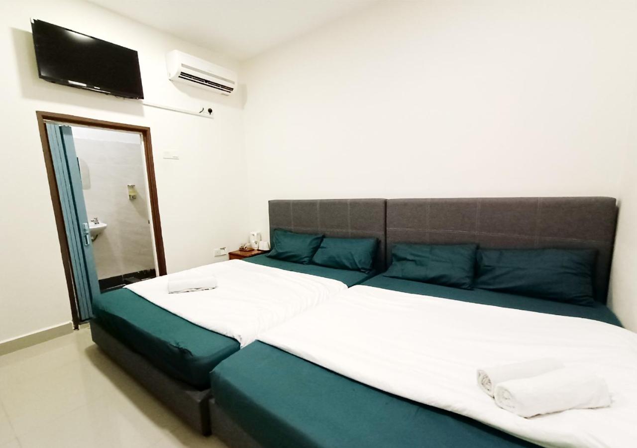 Deluxe Family Suite photo 2
