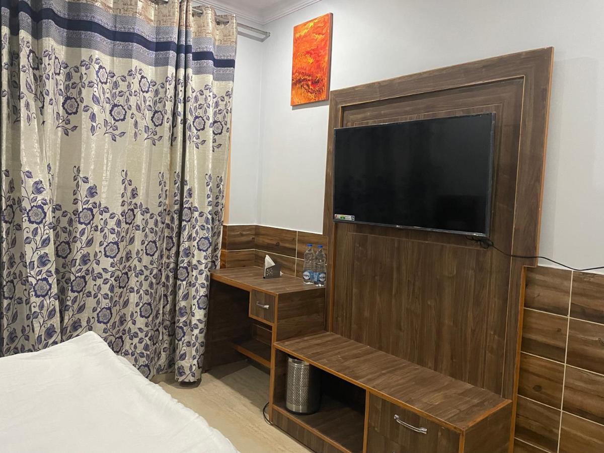 Deluxe King Room photo 3
