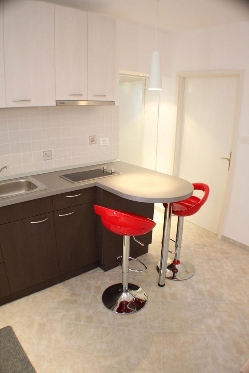 Studio Apartment photo 2