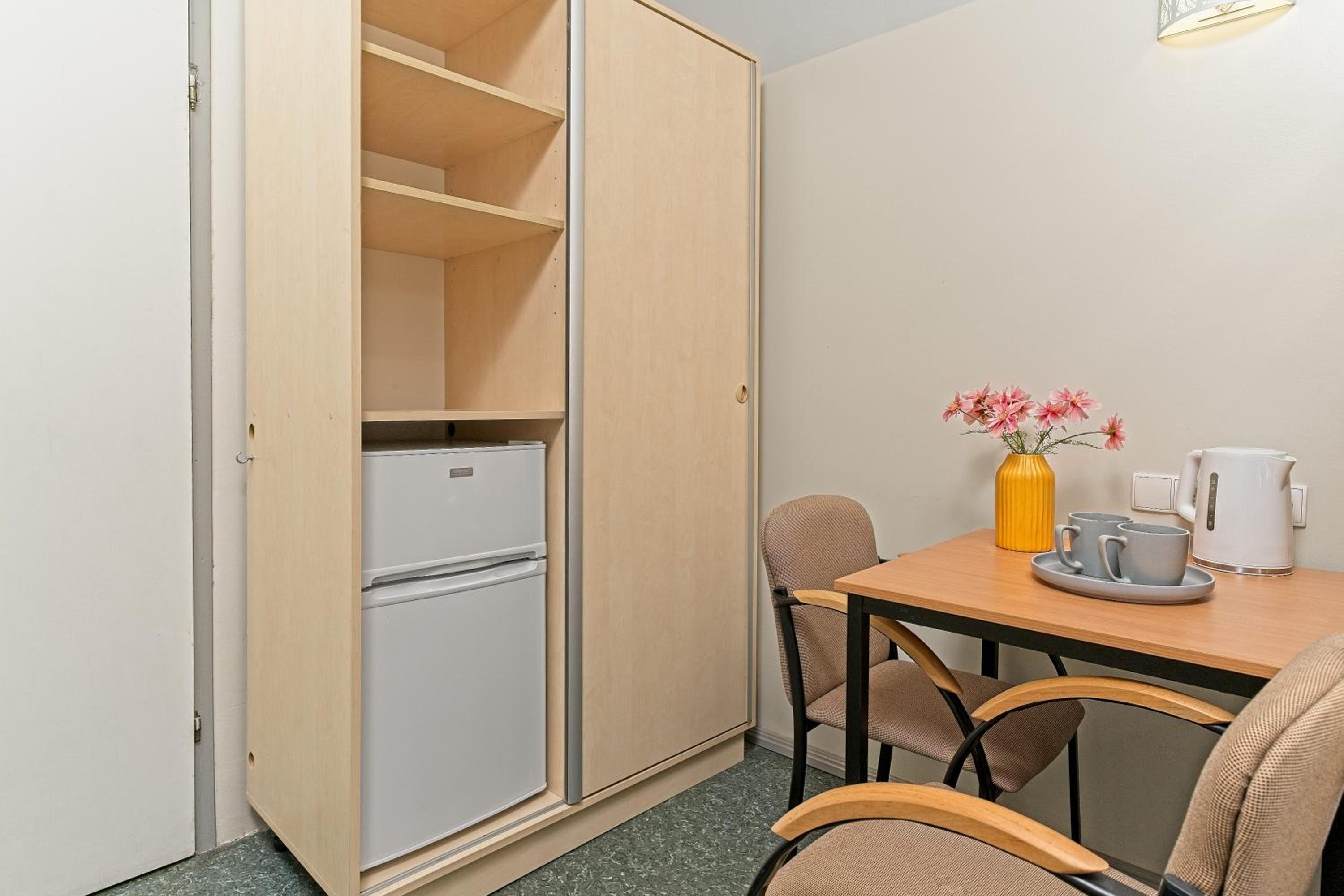 Quadruple Room with Private Bathroom - Photo 1