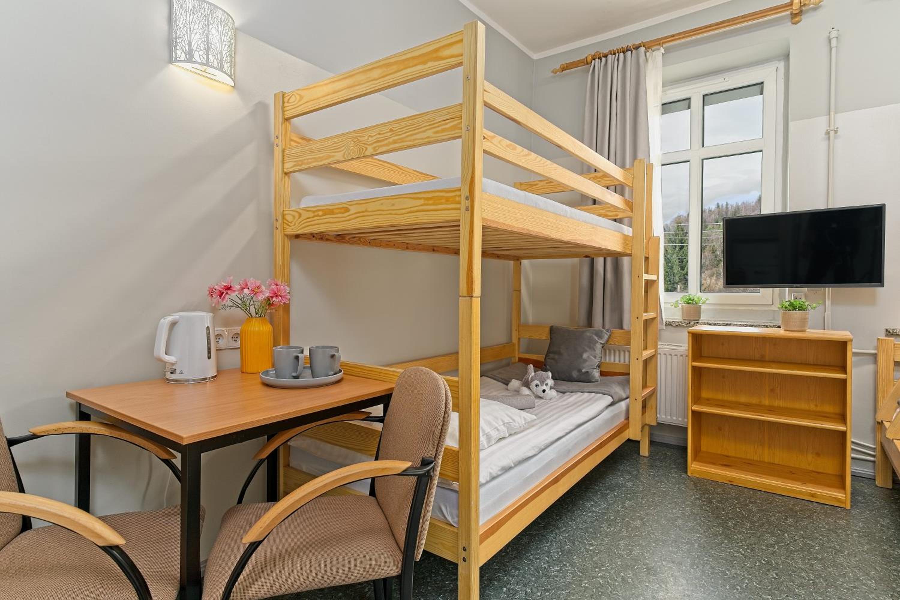 Quadruple Room with Private Bathroom photo 3