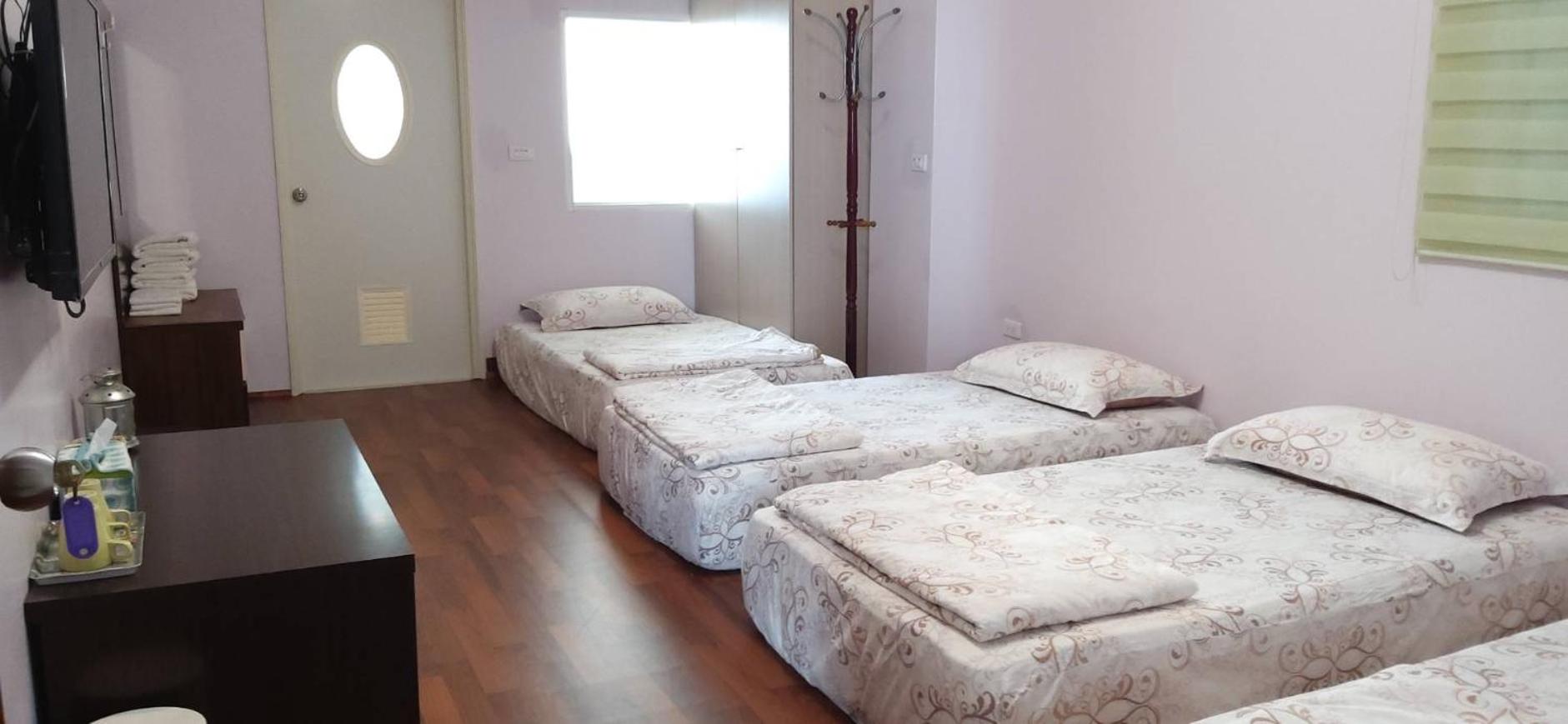 Quadruple Room with Bathroom photo 1