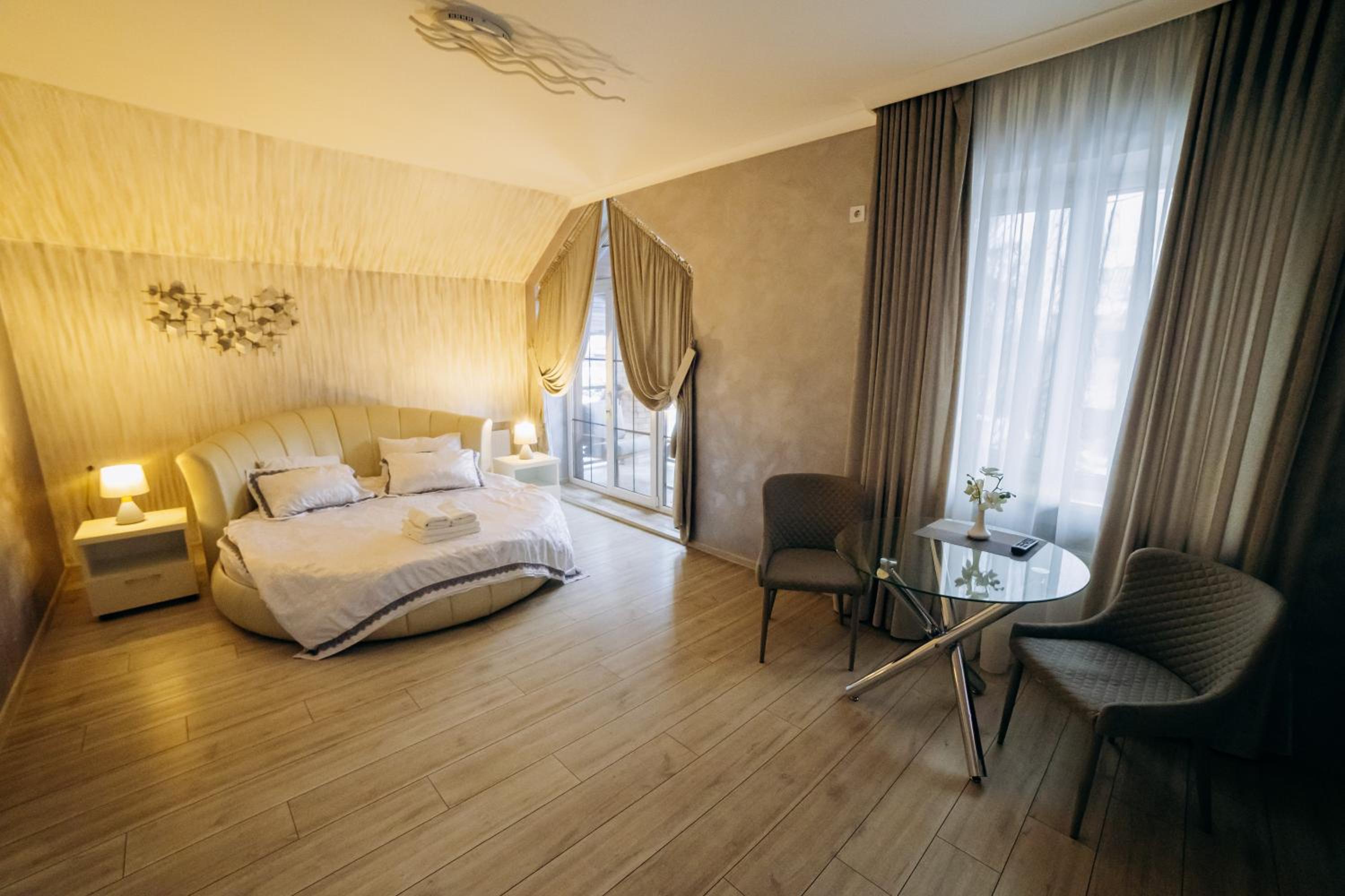 Deluxe Double Room with Balcony photo 1
