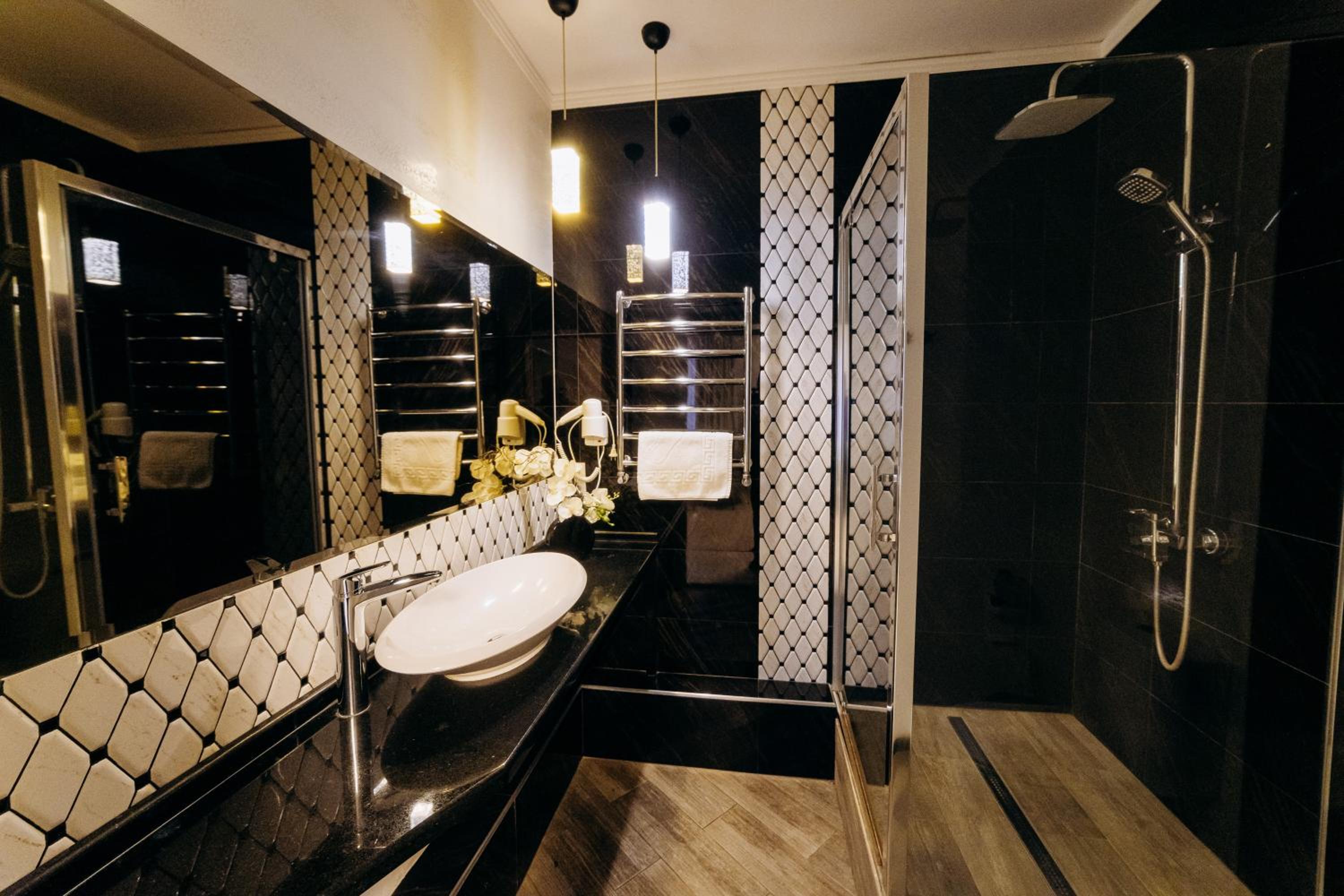 Deluxe Double Room with Balcony photo 3