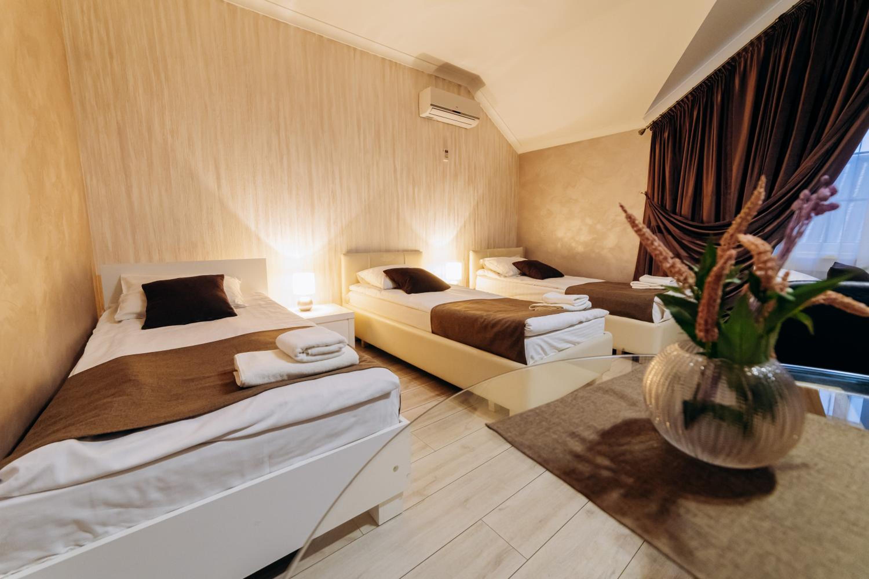 Deluxe Quadruple Room photo 3