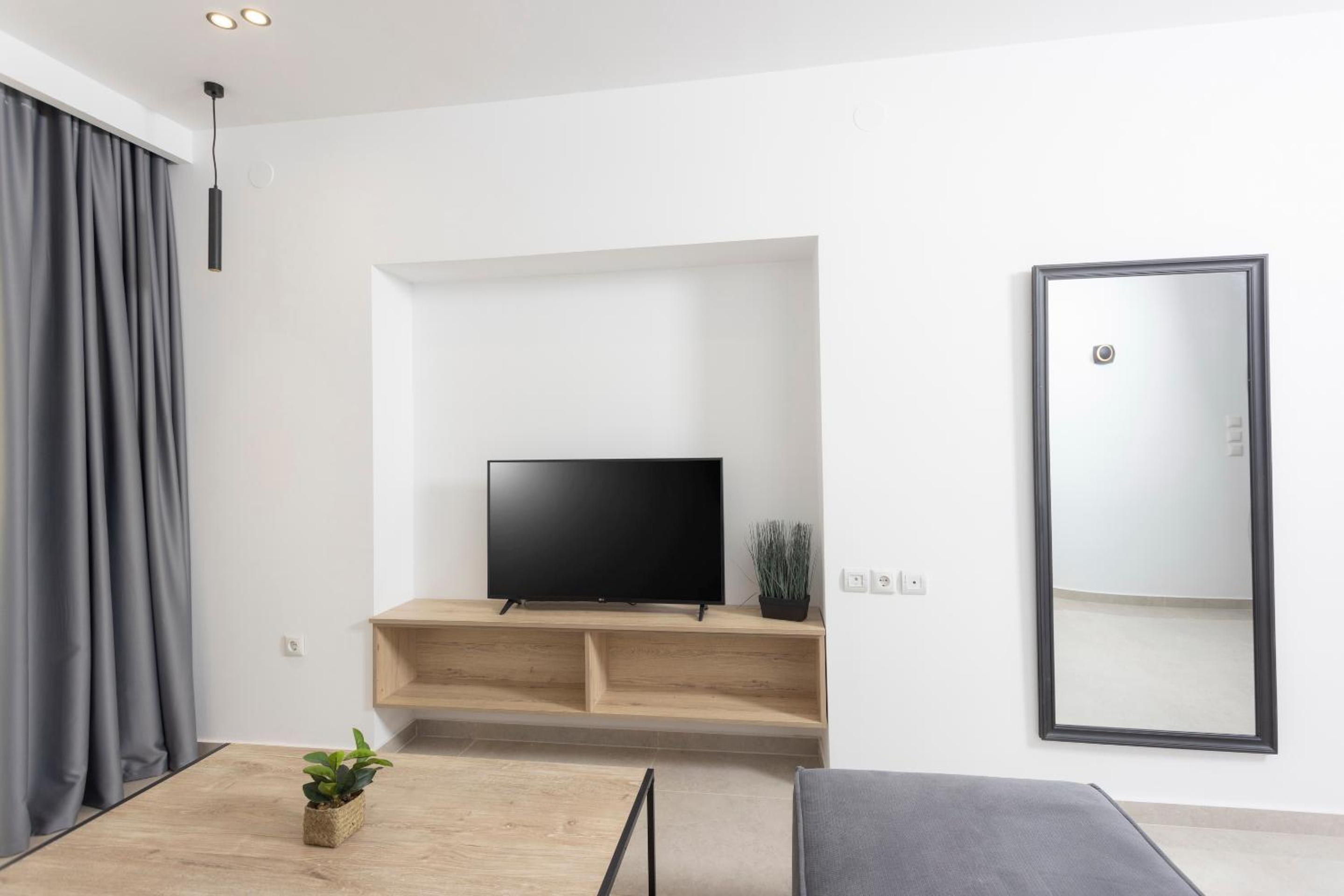 One-Bedroom Apartment - City View