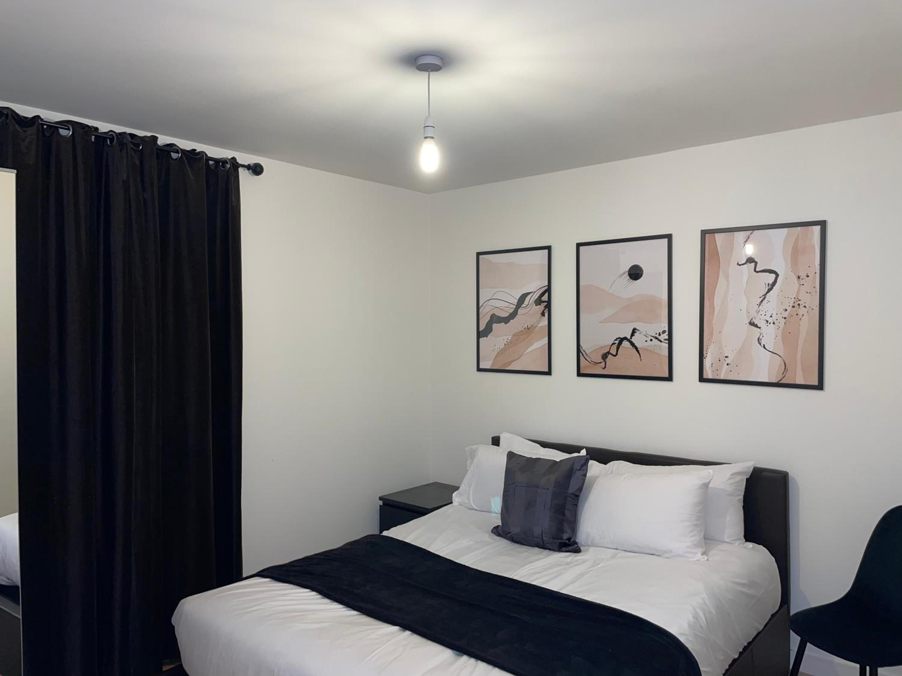 One-Bedroom Apartment photo 3