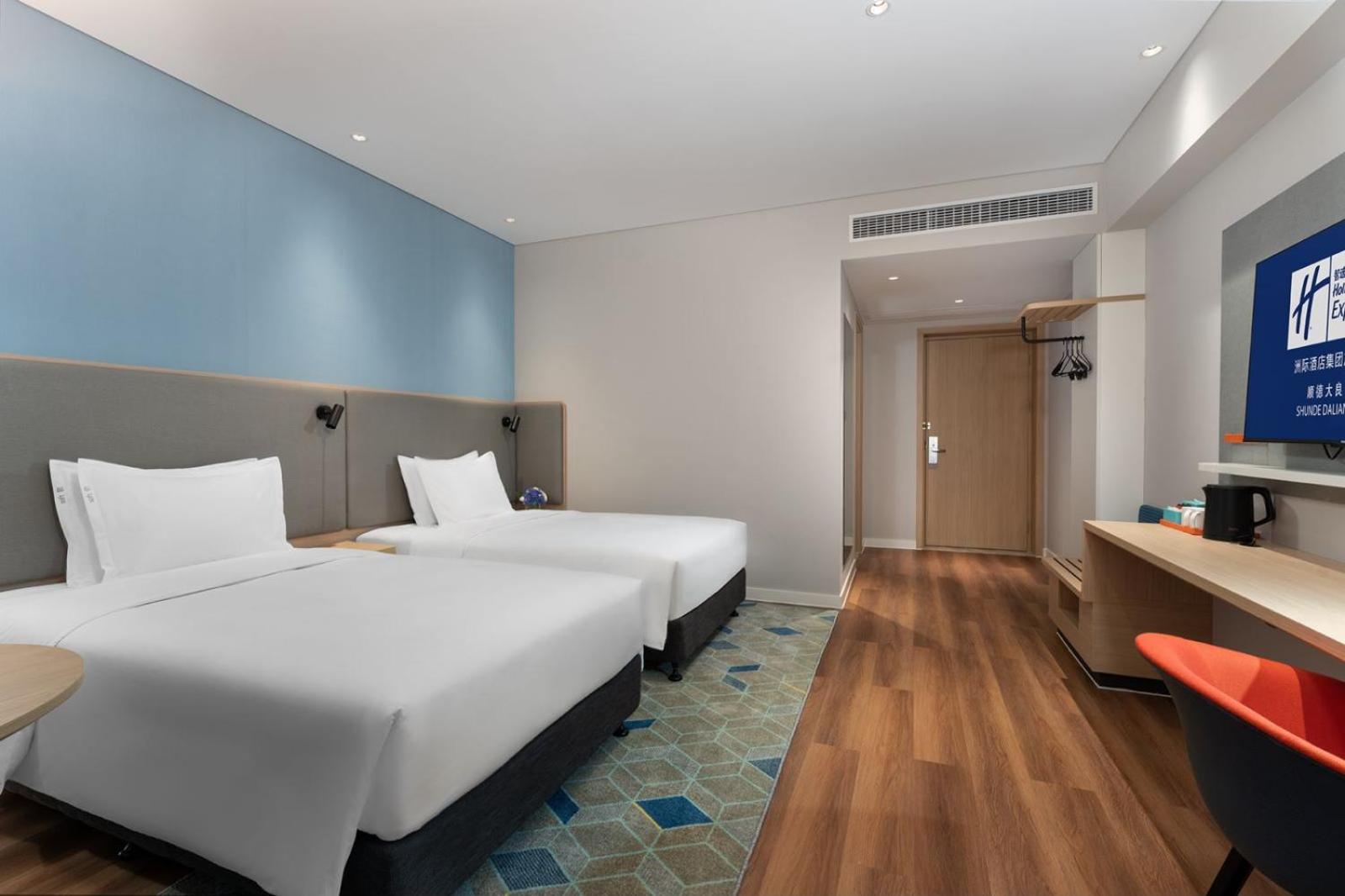 Standard Twin Room - Photo 2