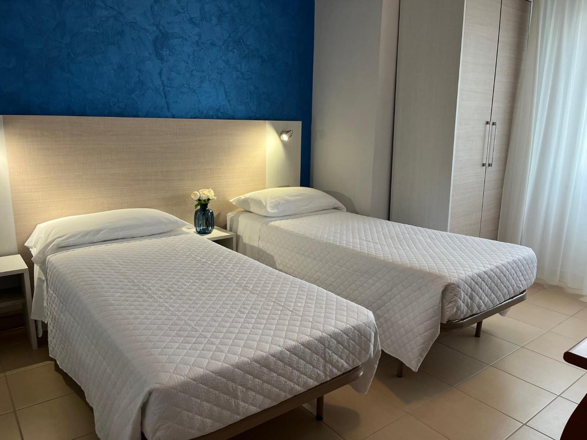 Double or Twin Room - Photo 2