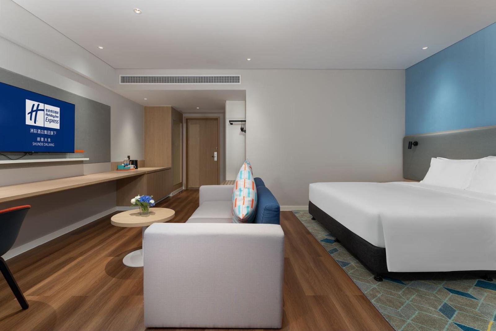 King Suite - Photo 3