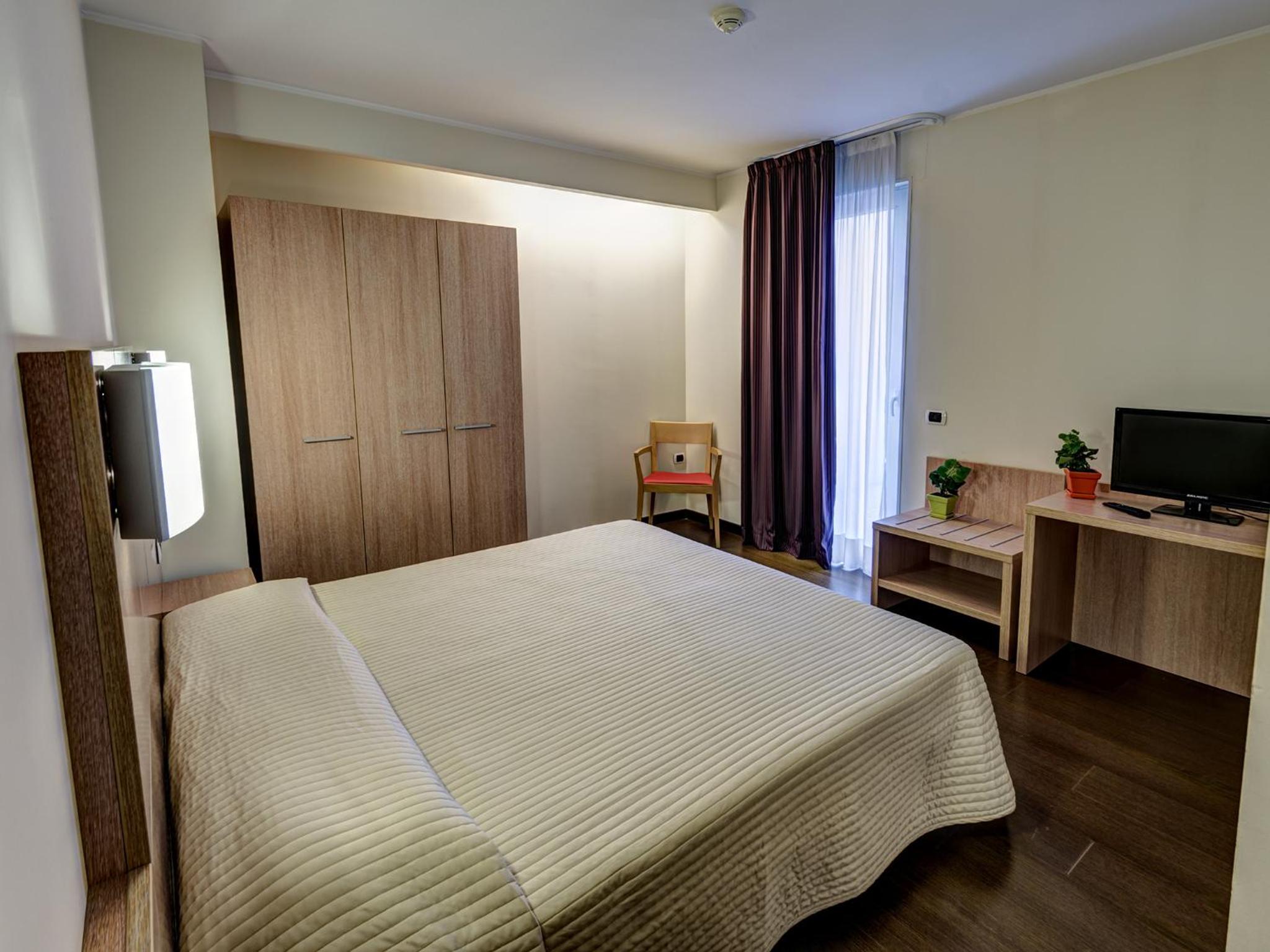 Twin Room - Photo 1