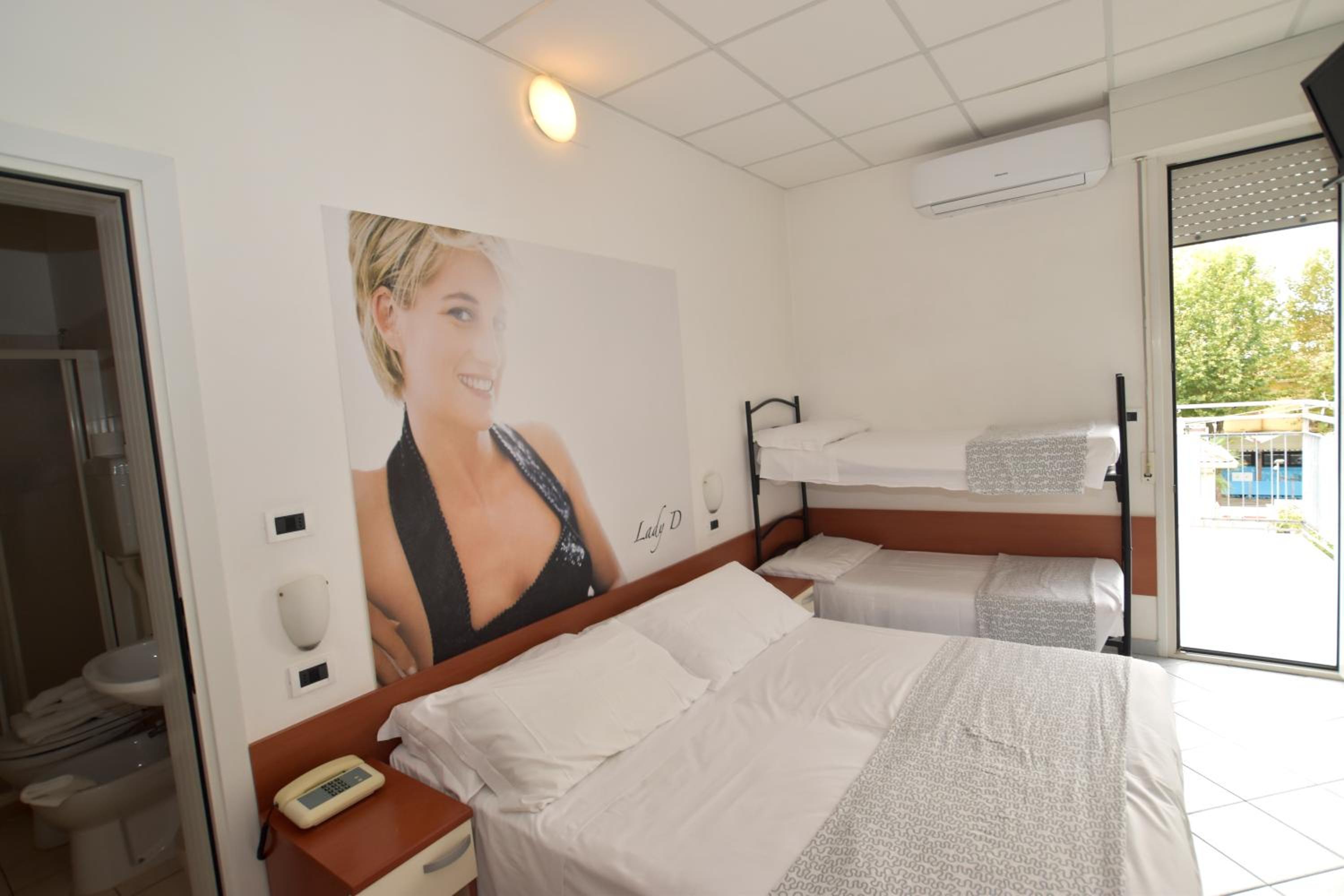 Standard Quadruple Room - Photo 2