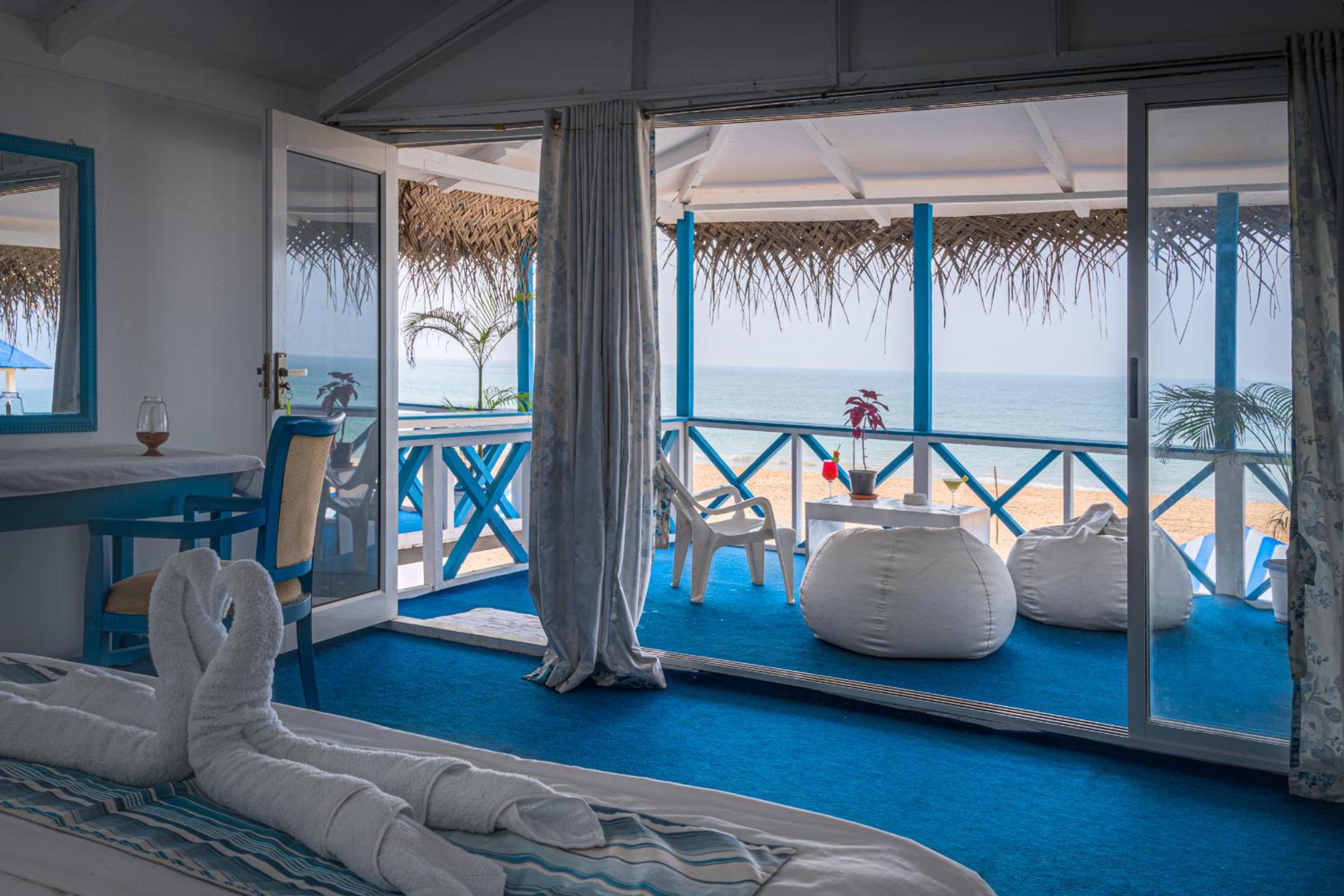 Deluxe Sea Facing Beach Hut photo 3