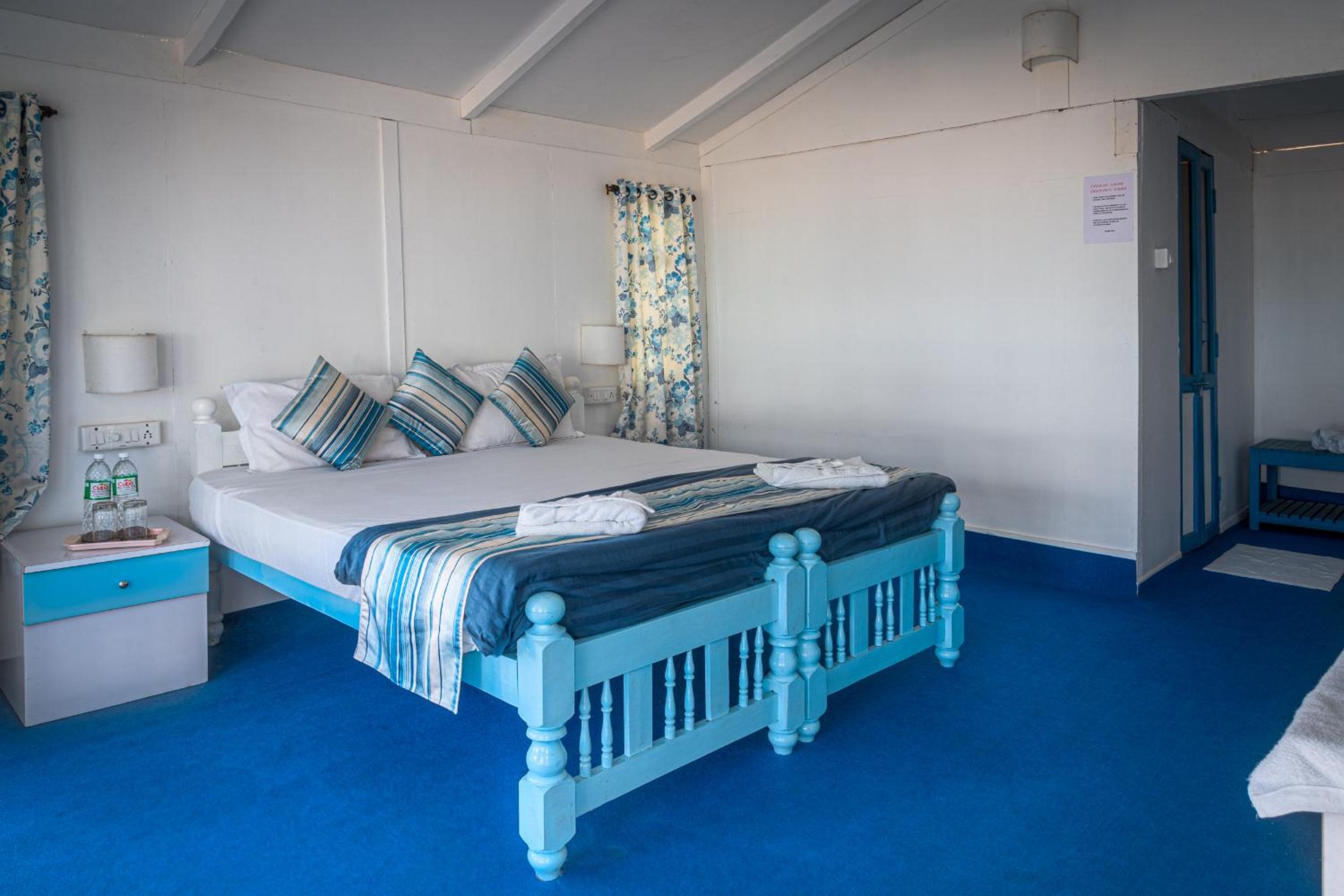 Deluxe Partial Sea View Beach Hut photo 1